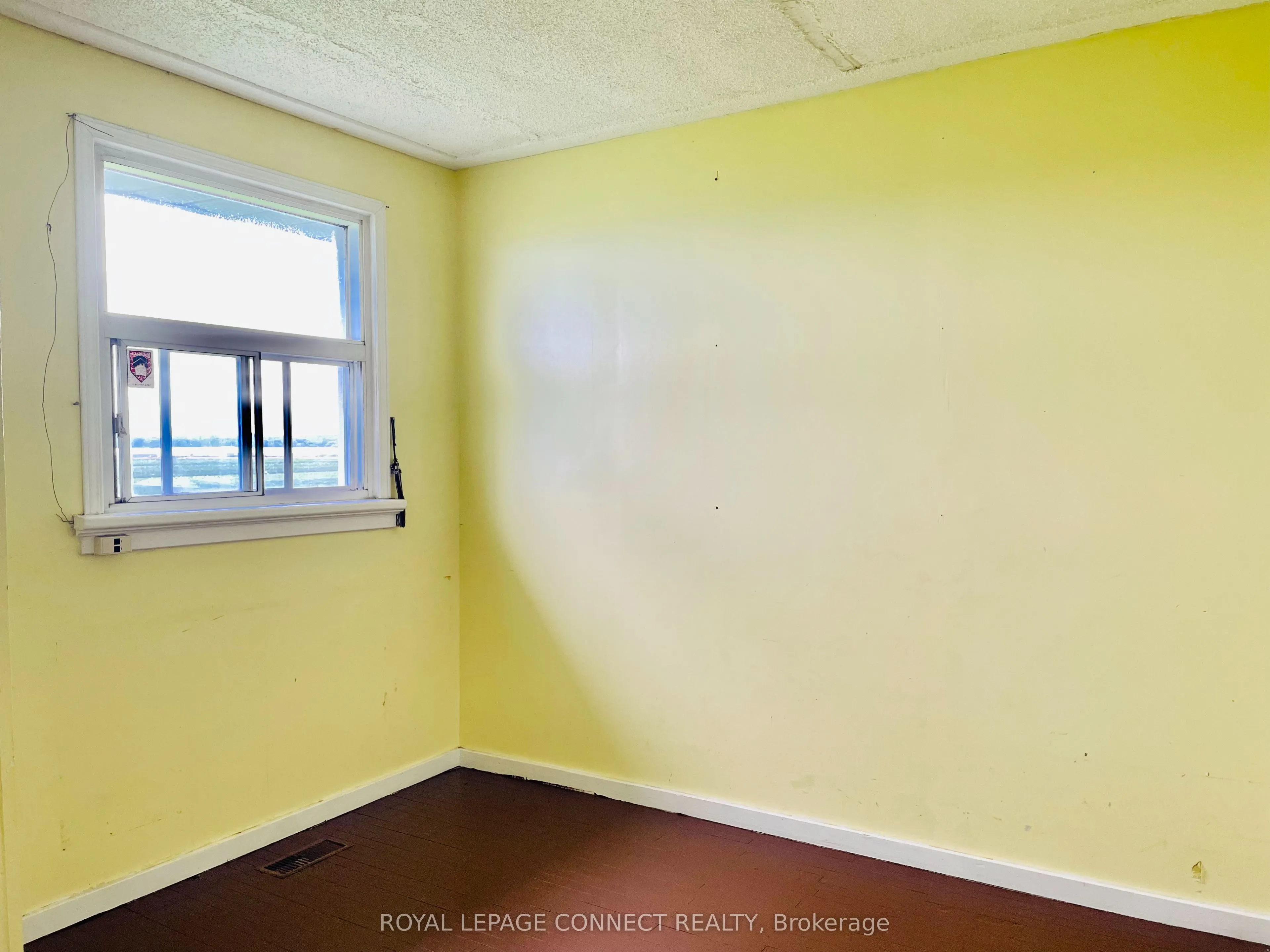 19470 Dufferin Street, #3
