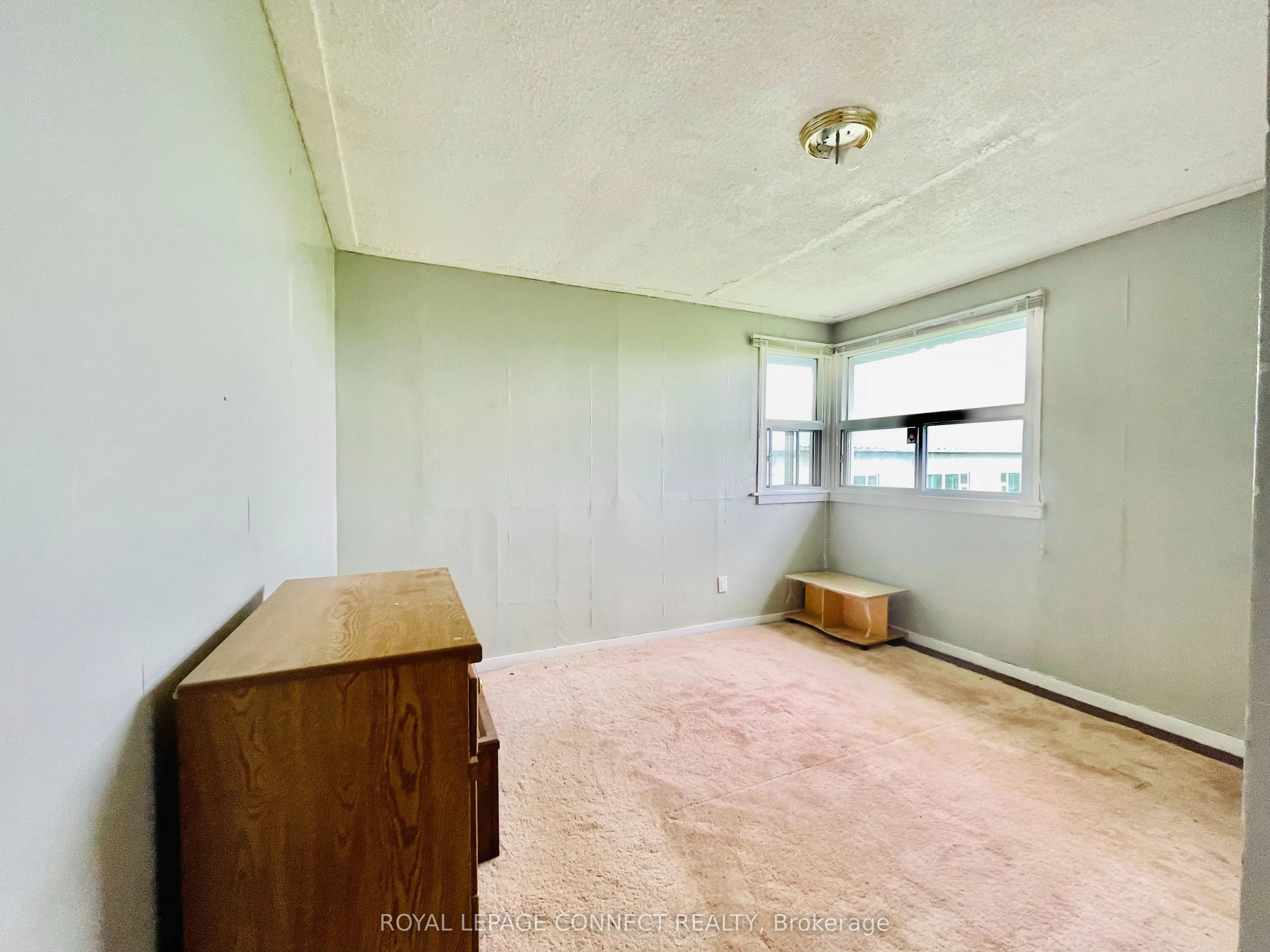 19470 Dufferin Street, #3