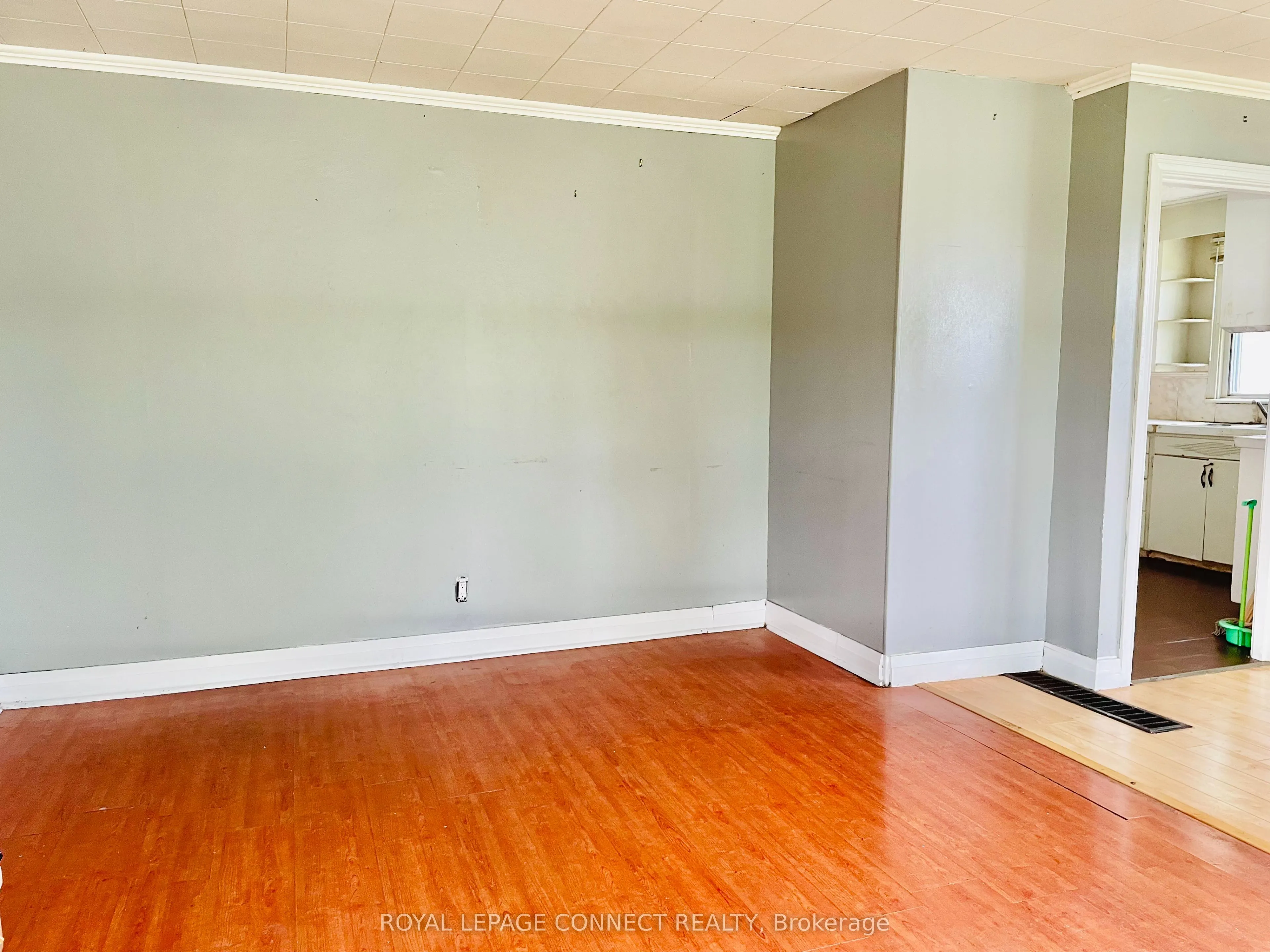 19470 Dufferin Street, #3