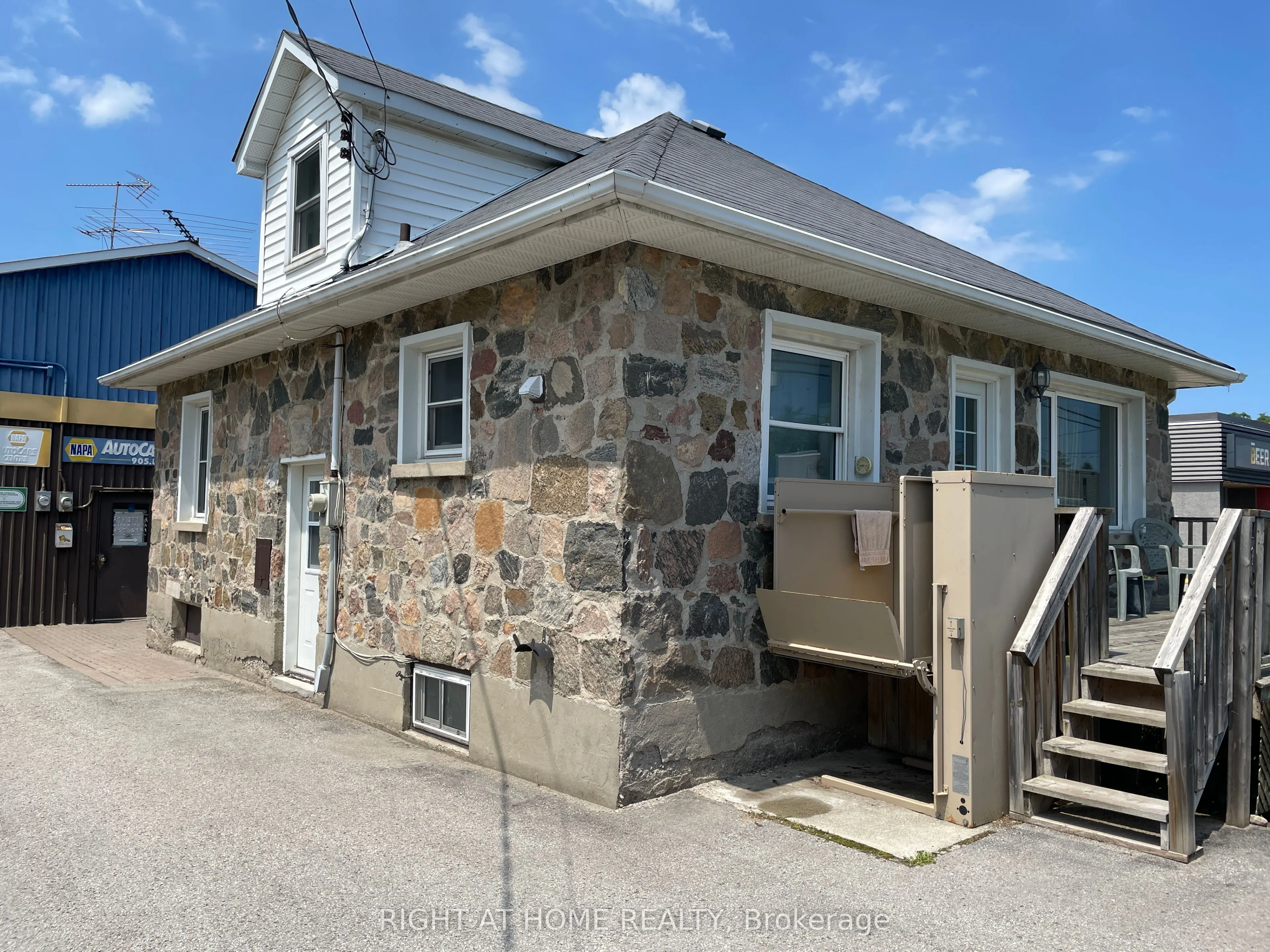 170 Main Street N