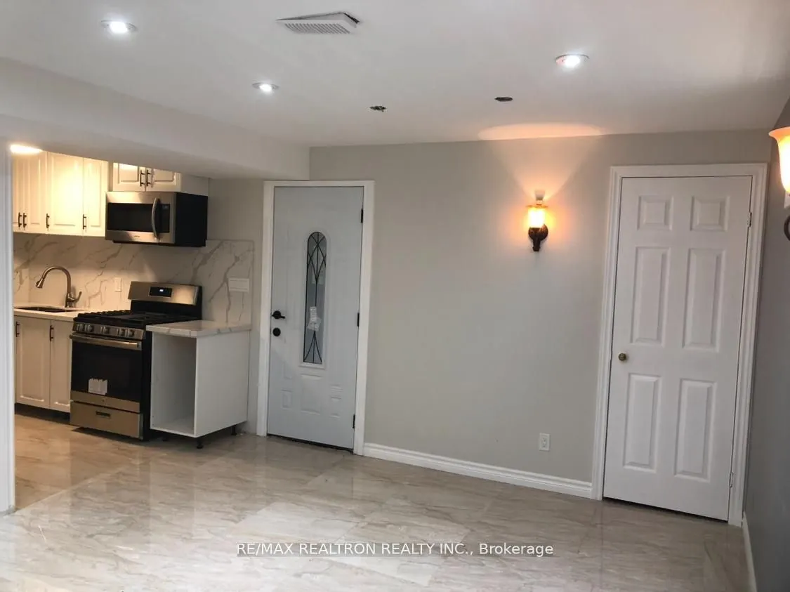 366 Waratah Avenue, #BSMT