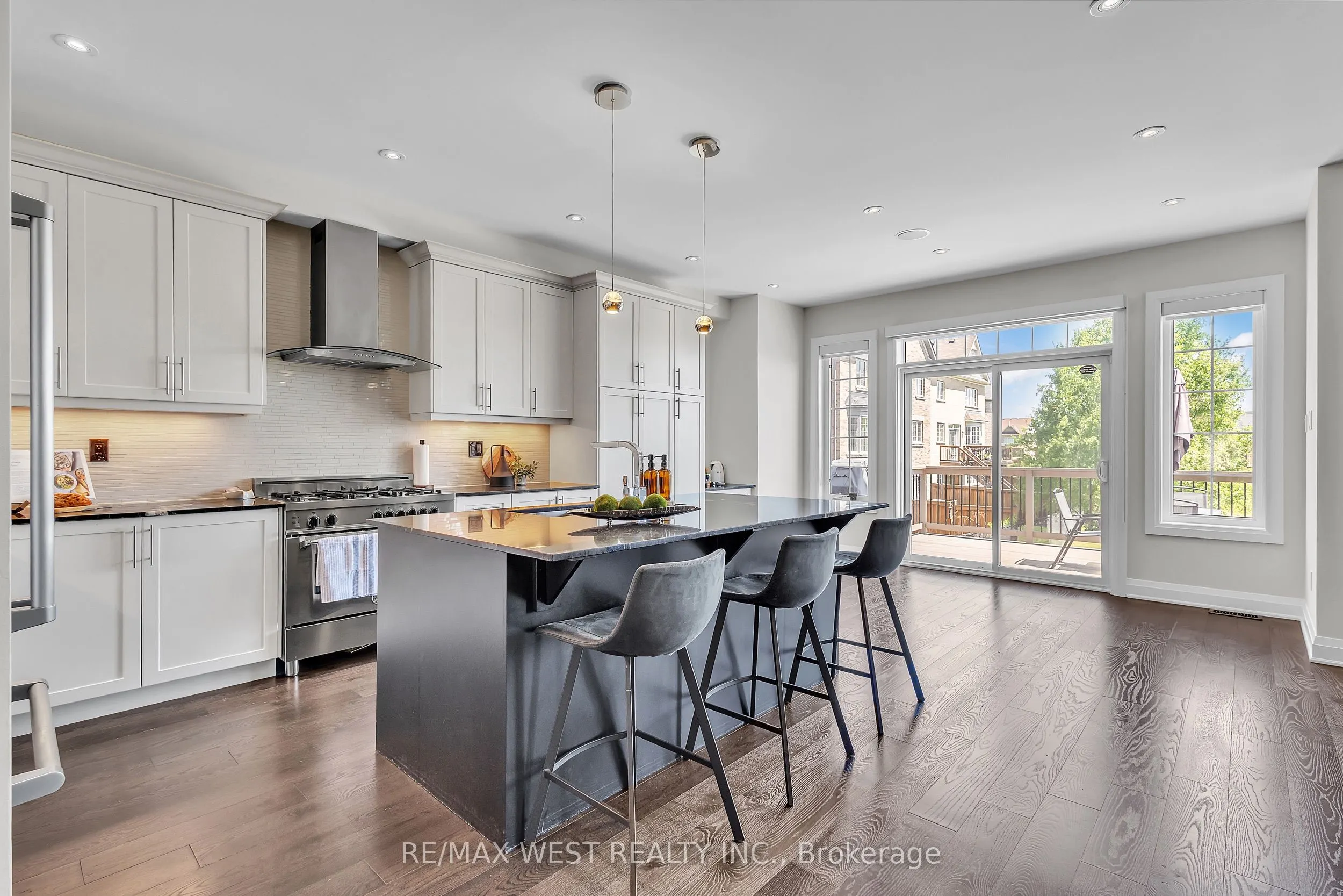 41 Pelee Avenue