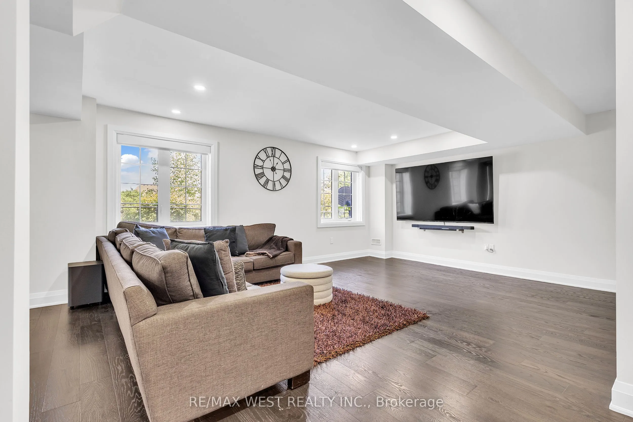 41 Pelee Avenue