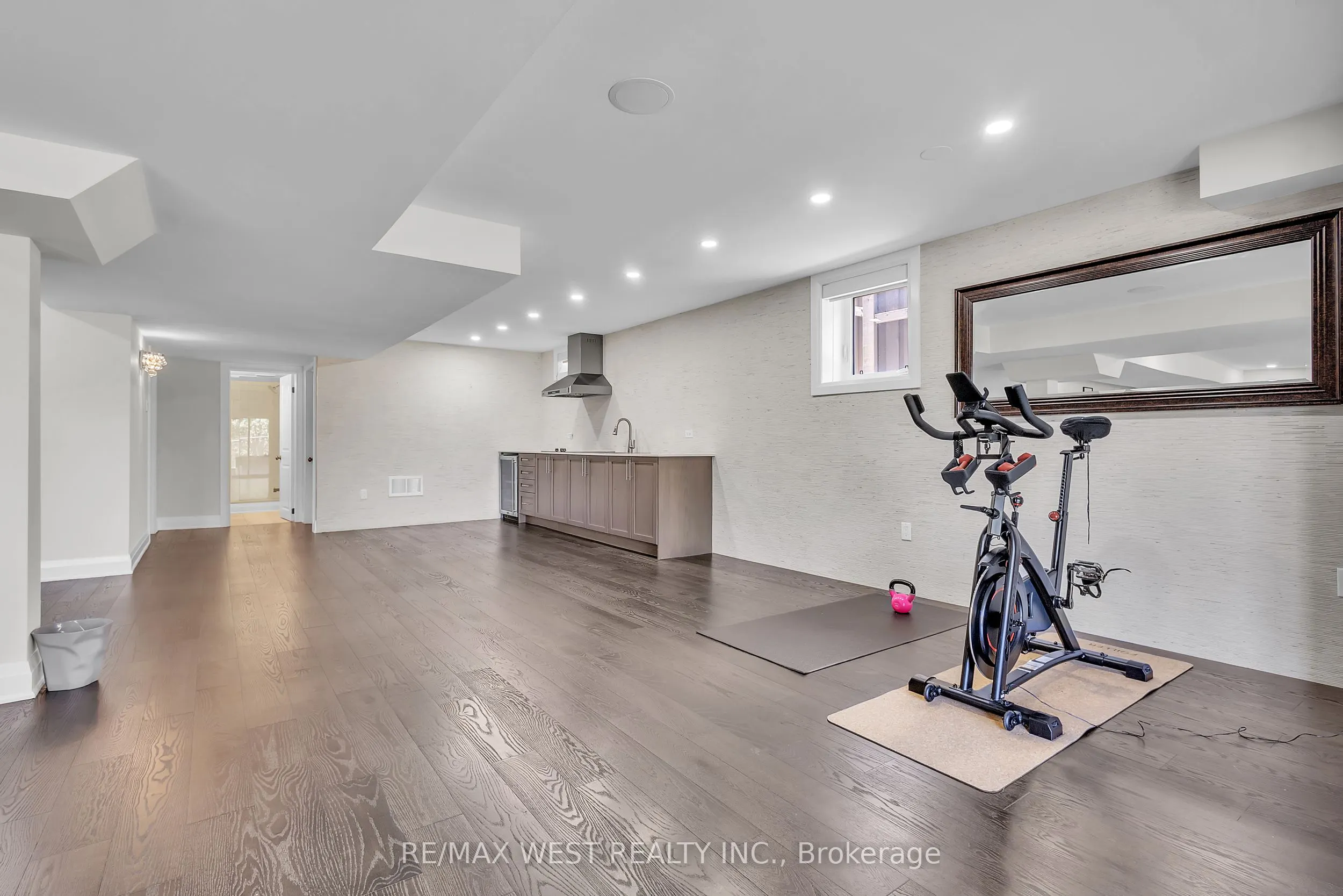 41 Pelee Avenue