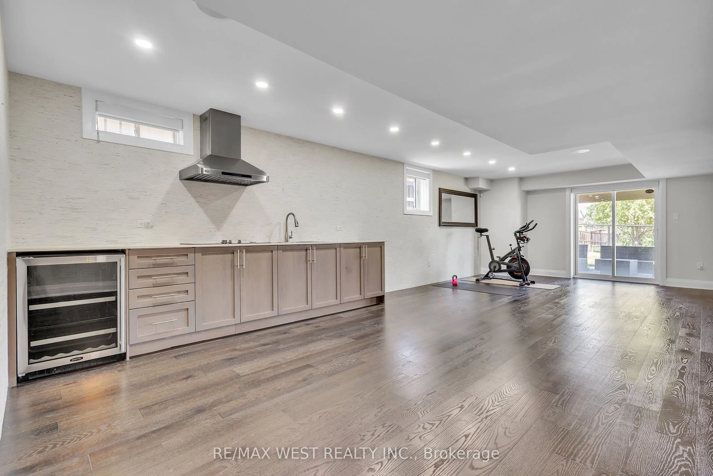 41 Pelee Avenue