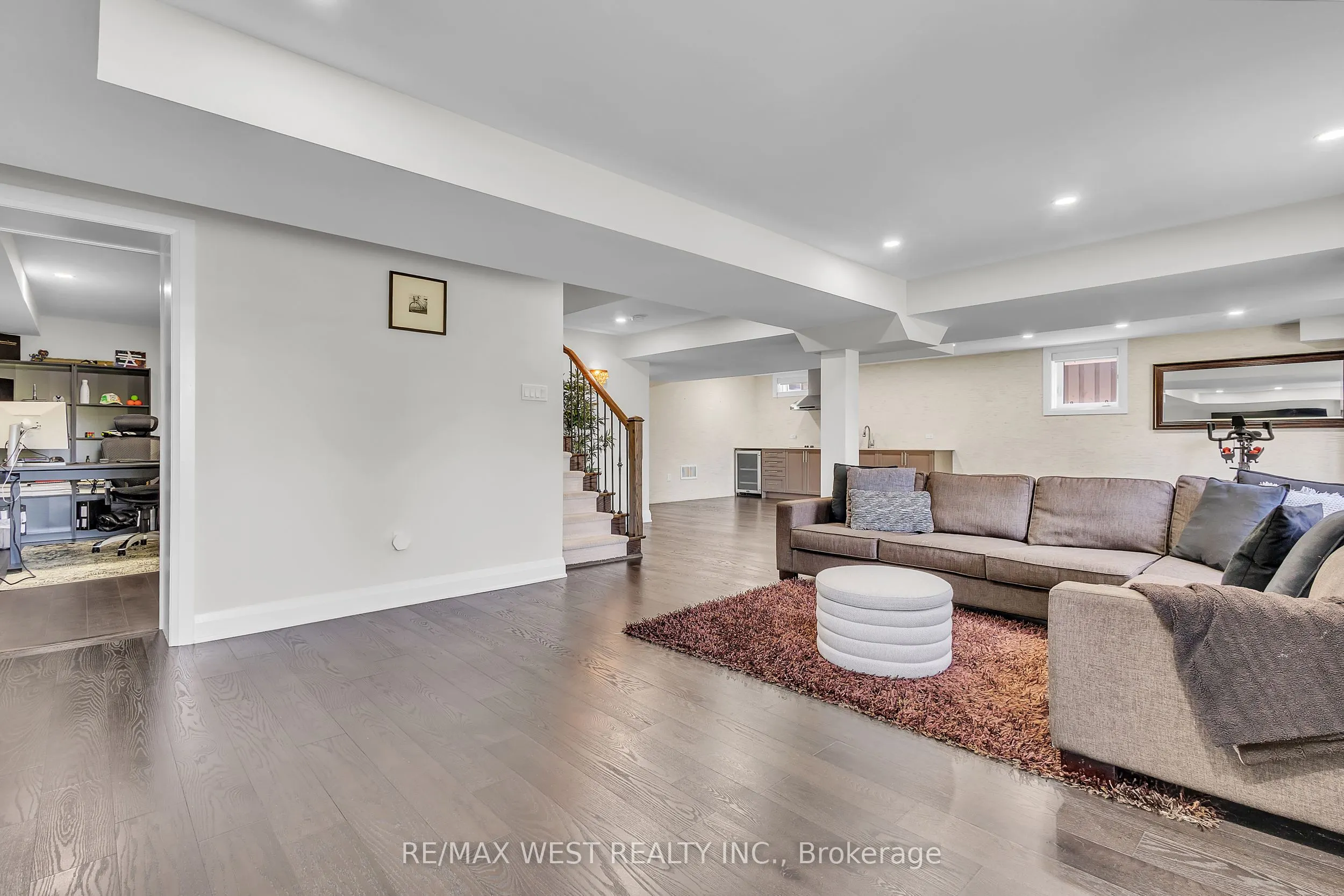 41 Pelee Avenue