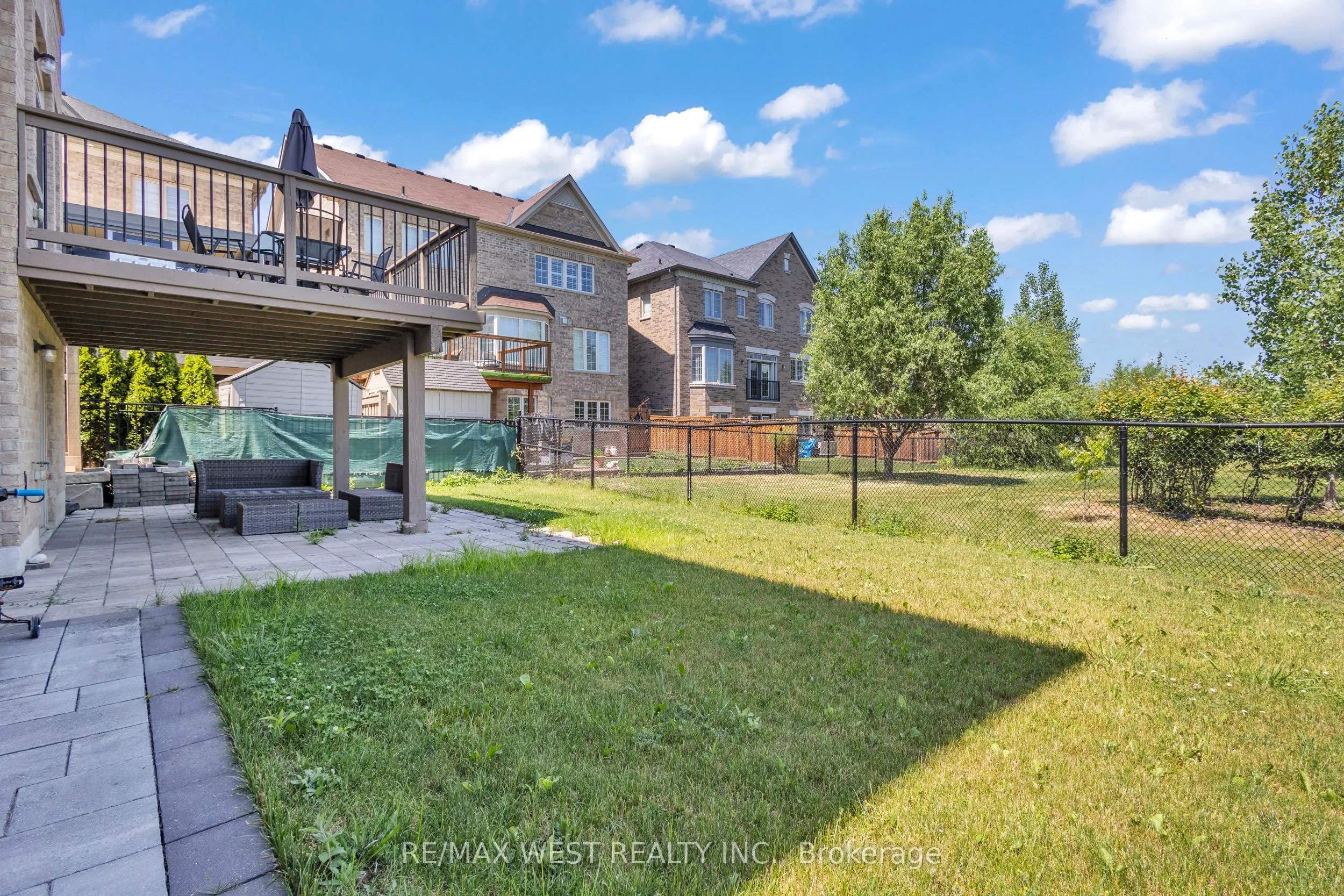 41 Pelee Avenue
