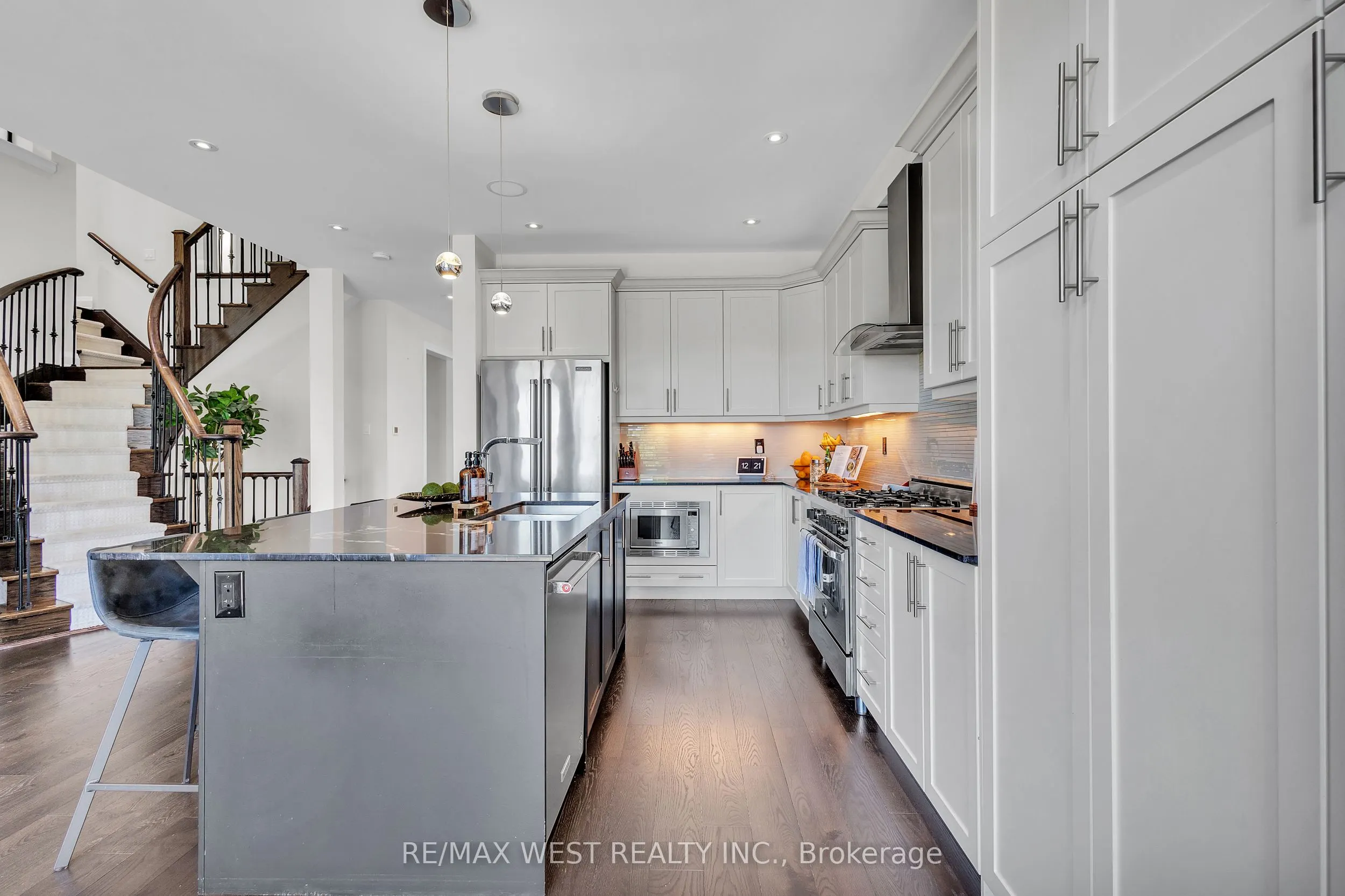 41 Pelee Avenue