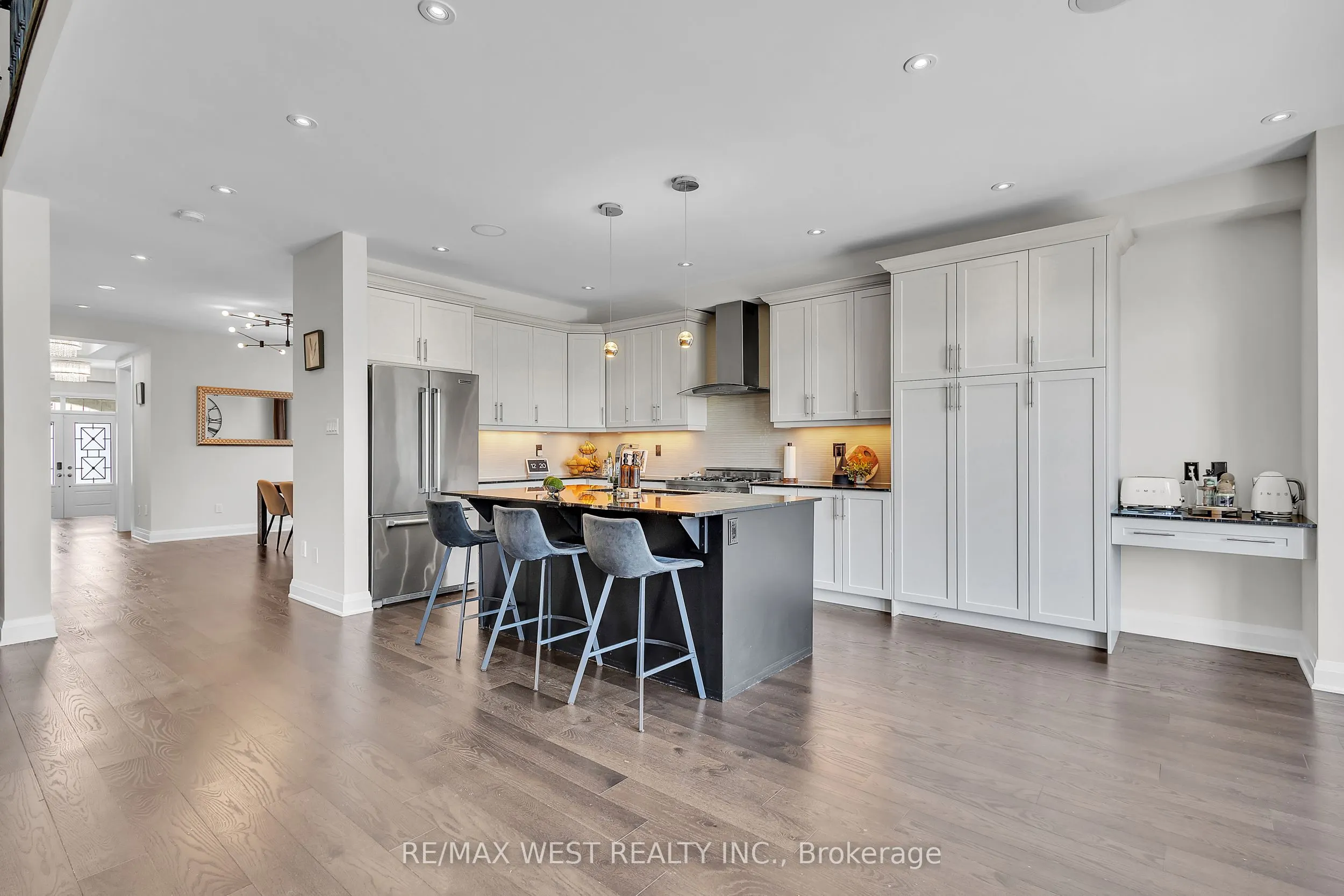 41 Pelee Avenue
