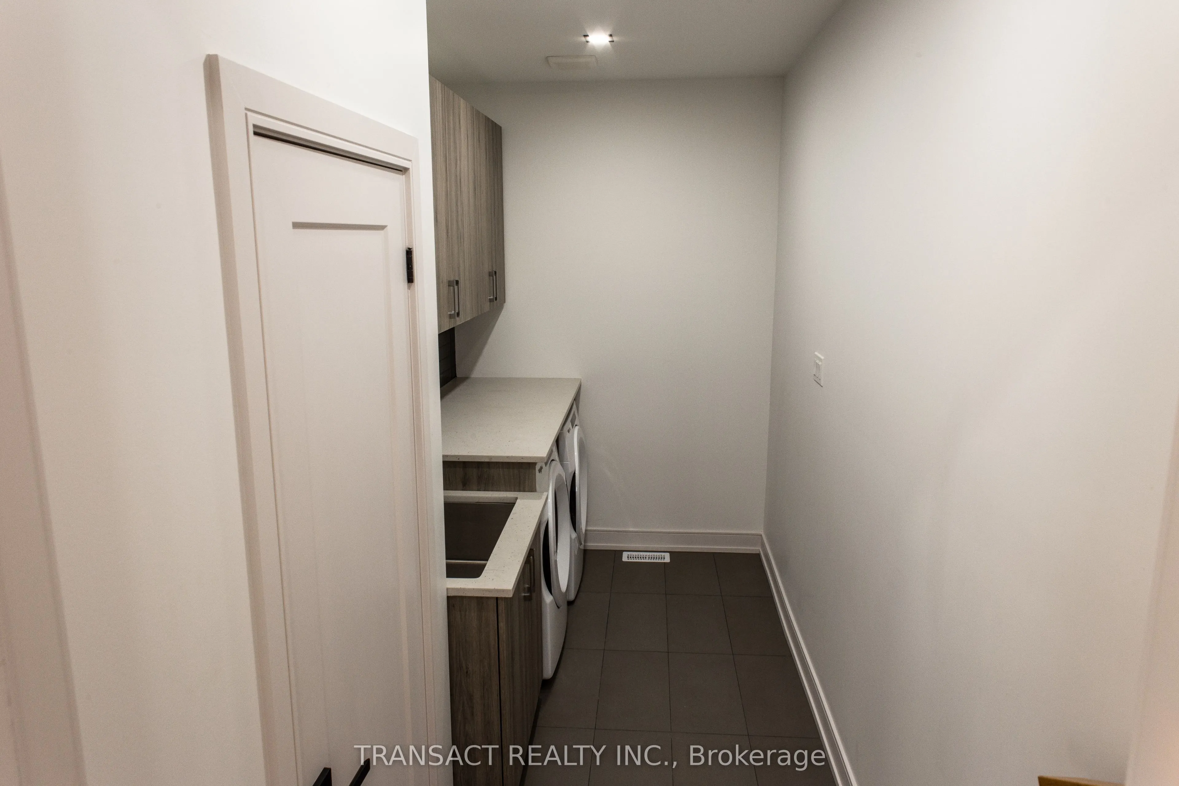 5 Wakefield Boulevard