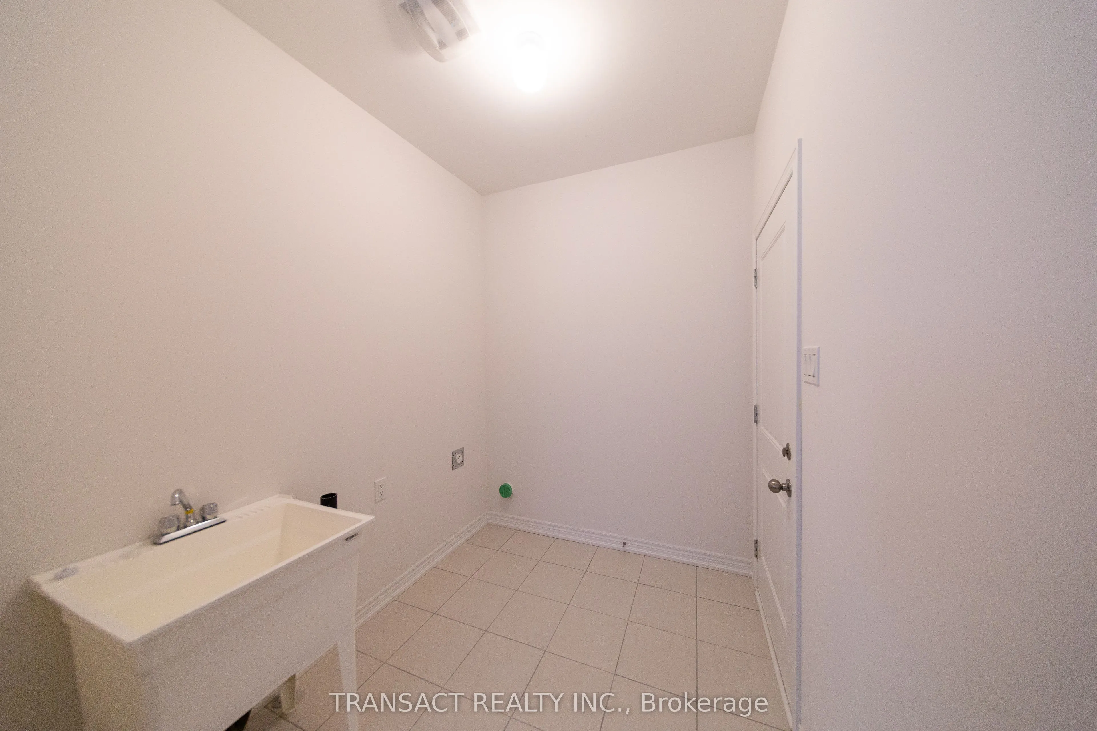 15 Baycroft Boulevard