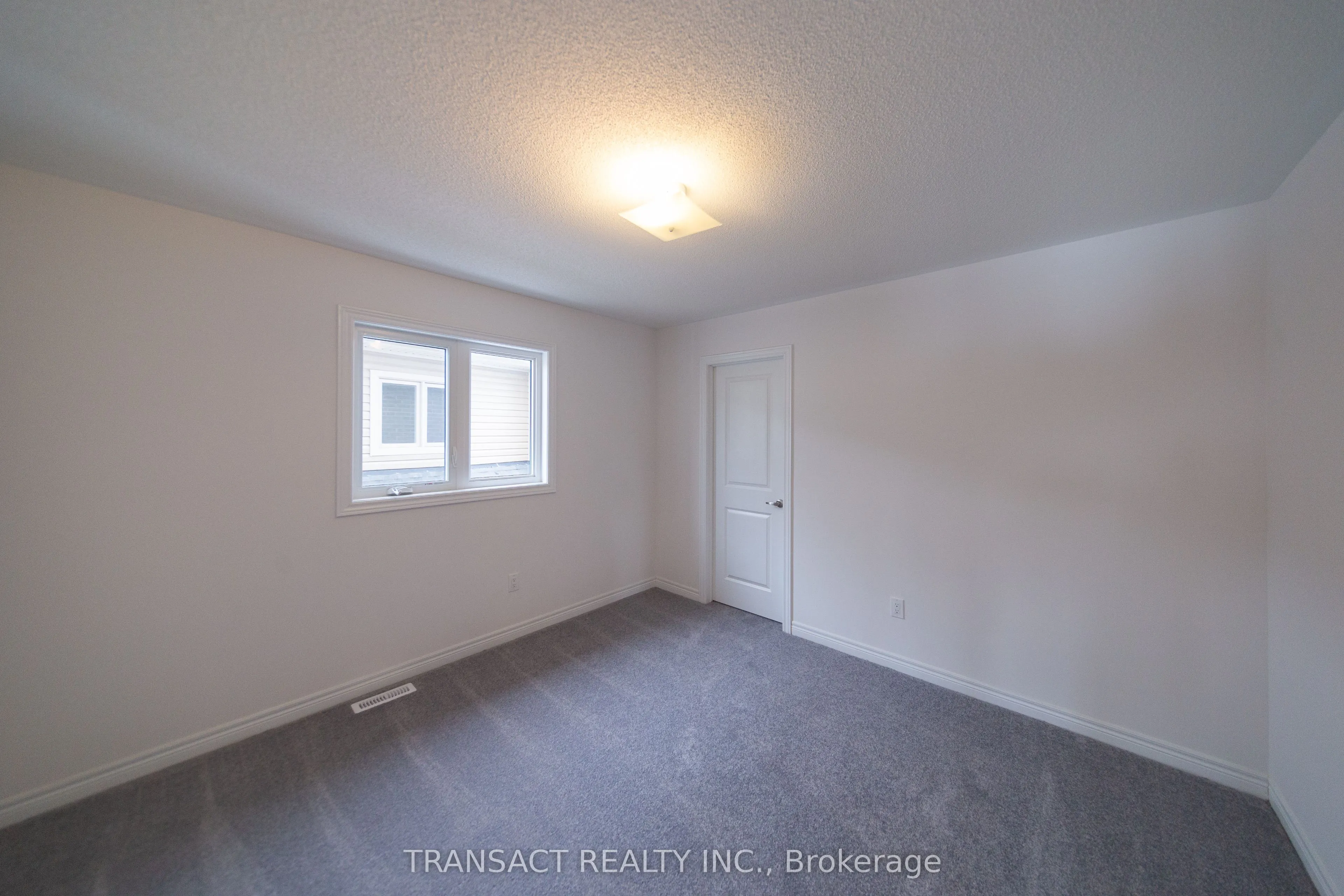 15 Baycroft Boulevard