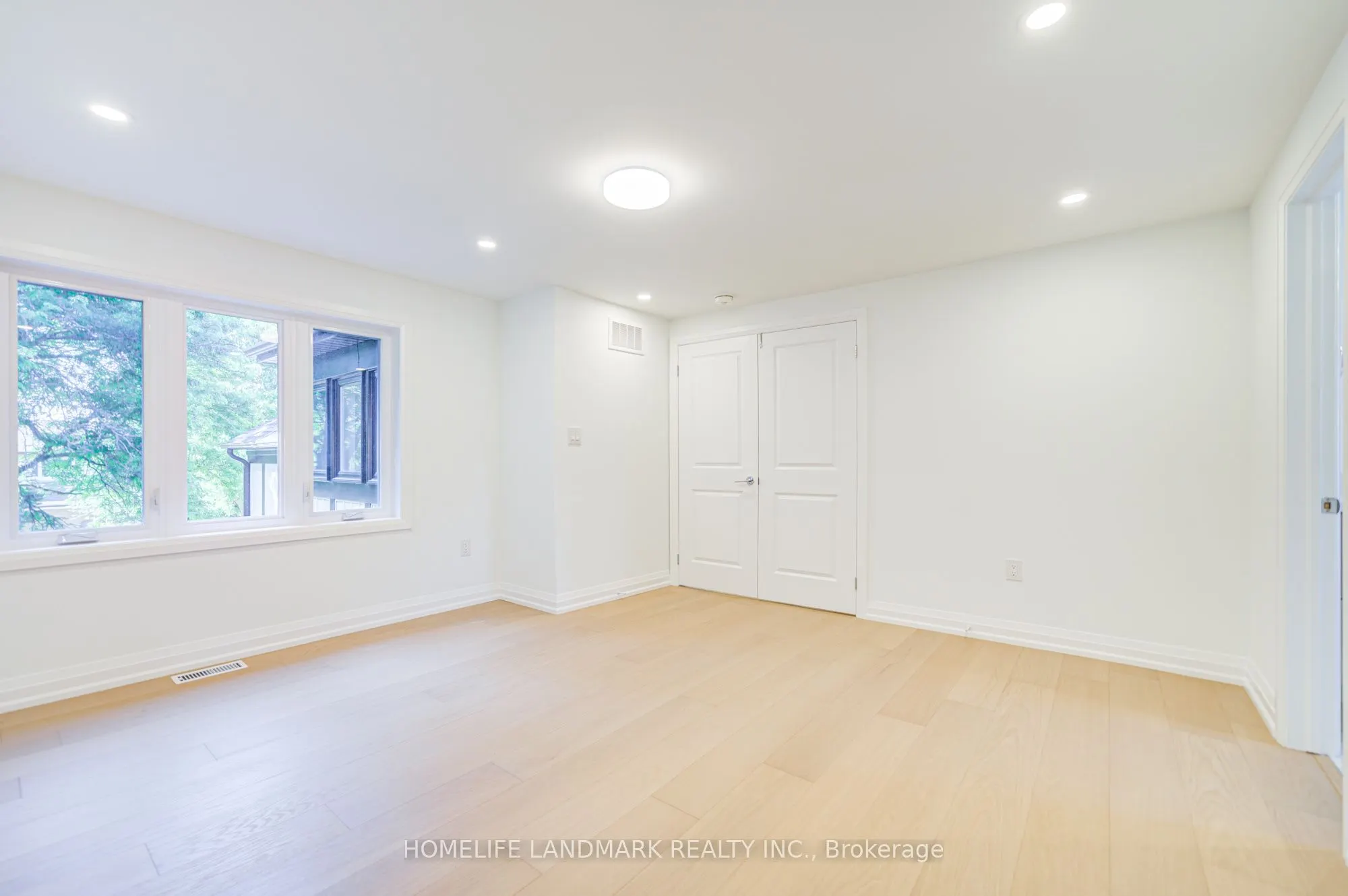 6 Eddy Green Court
