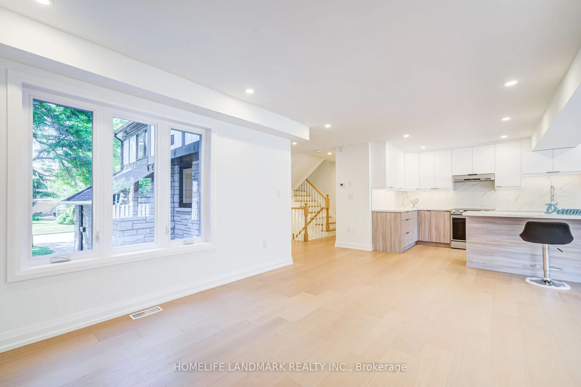 6 Eddy Green Court