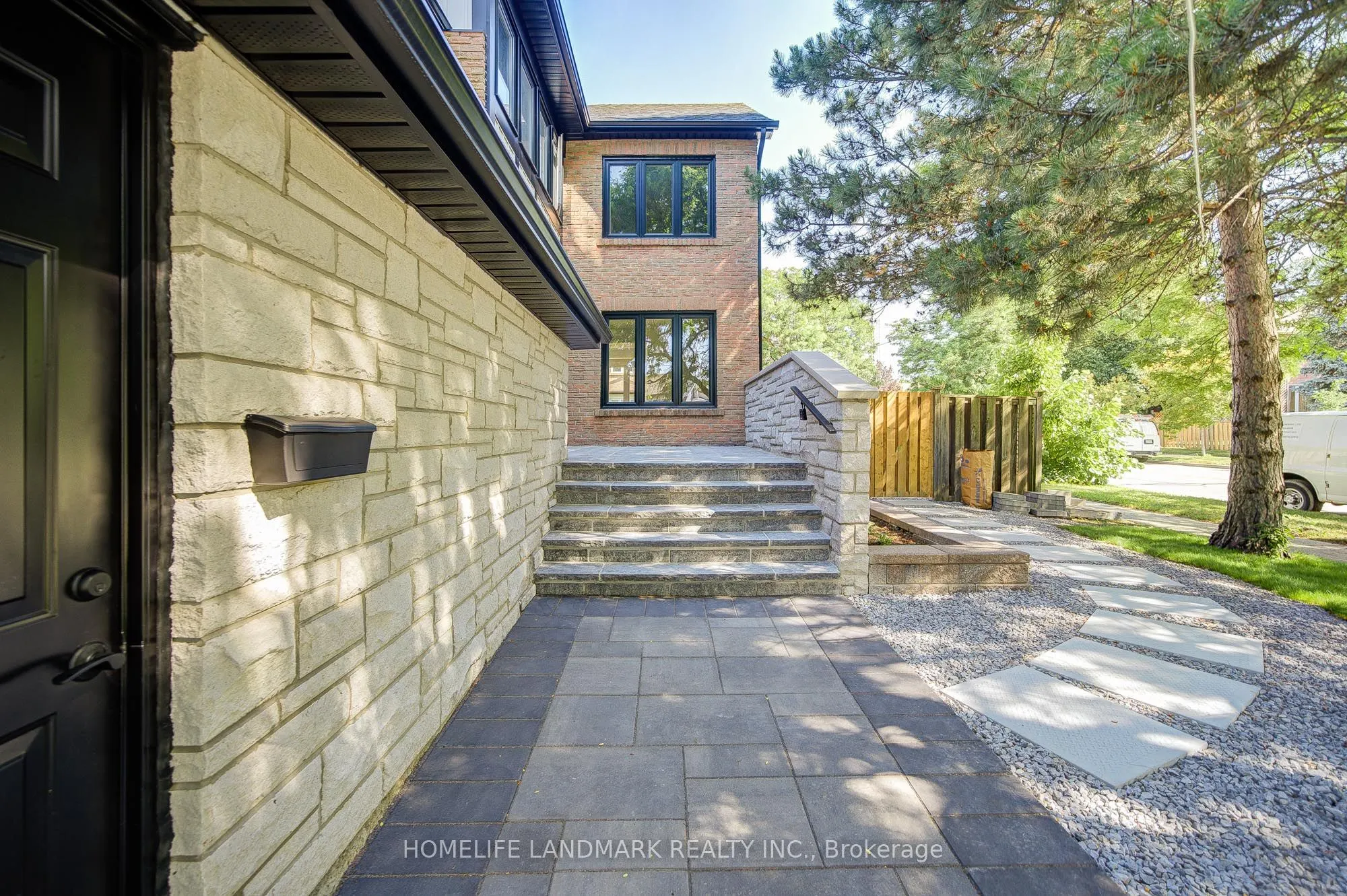 6 Eddy Green Court