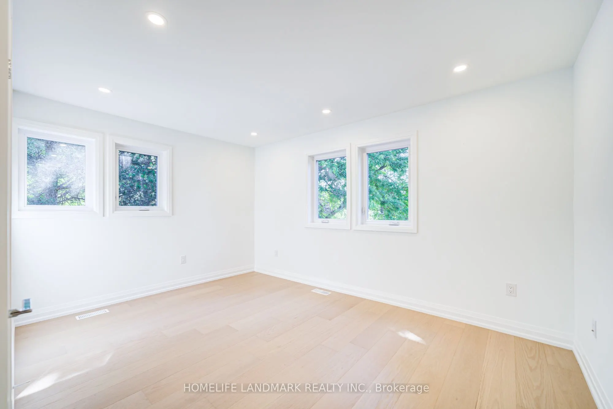 6 Eddy Green Court