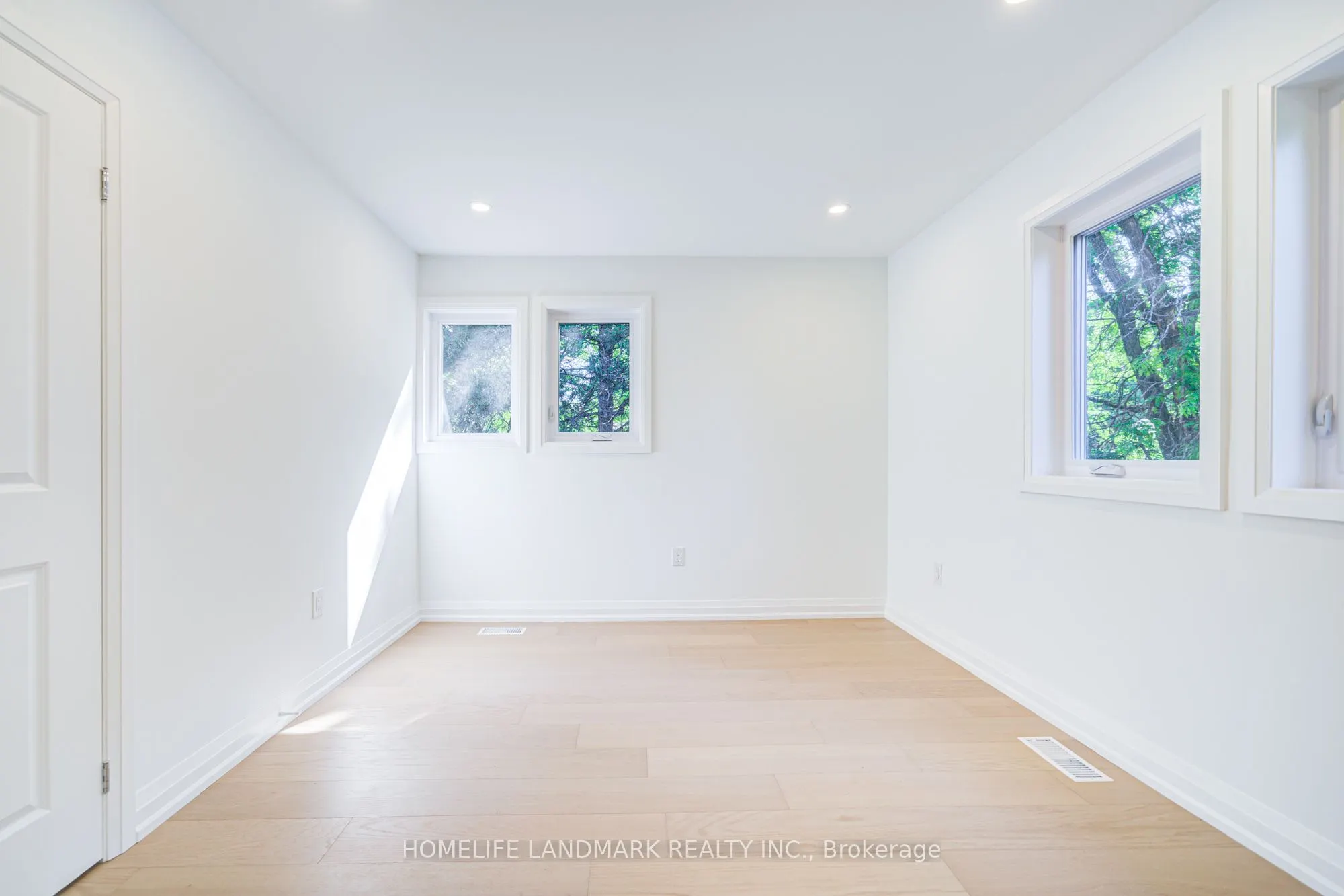 6 Eddy Green Court