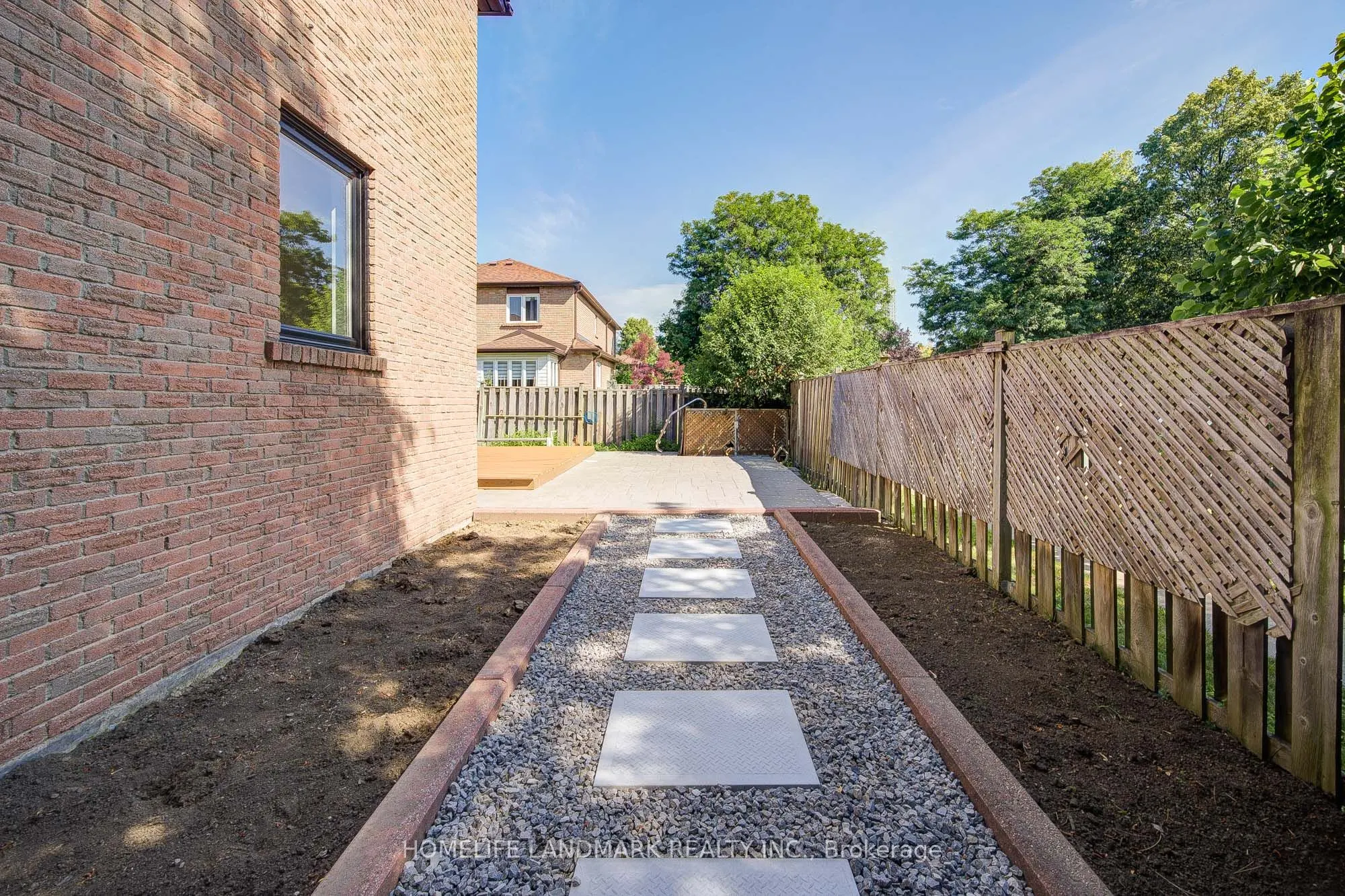 6 Eddy Green Court