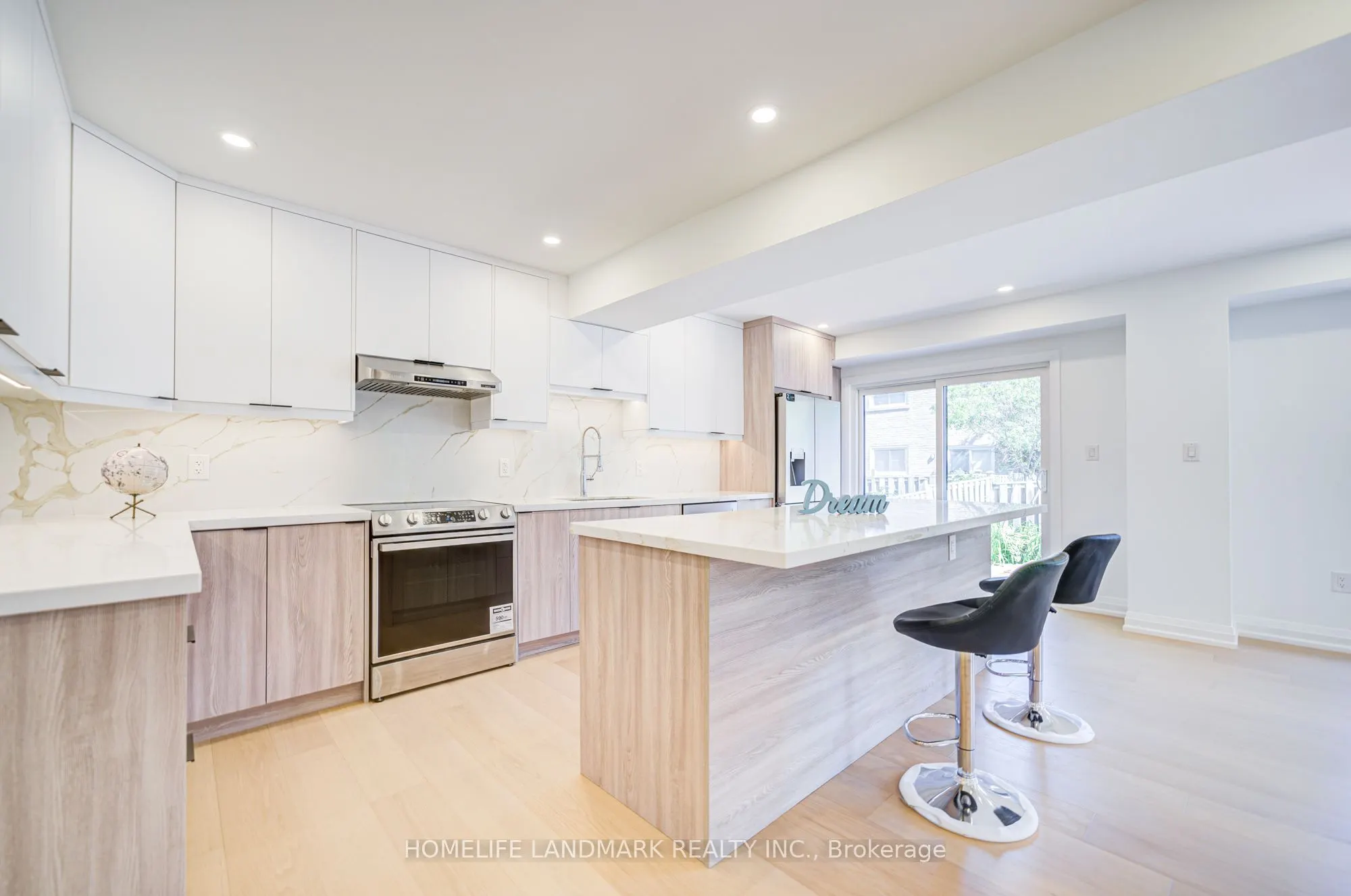 6 Eddy Green Court
