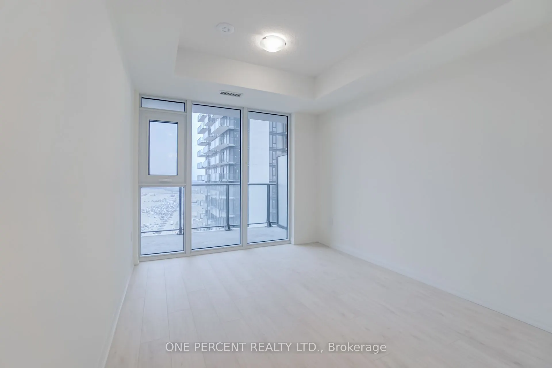 8960 Jane Street, #1910