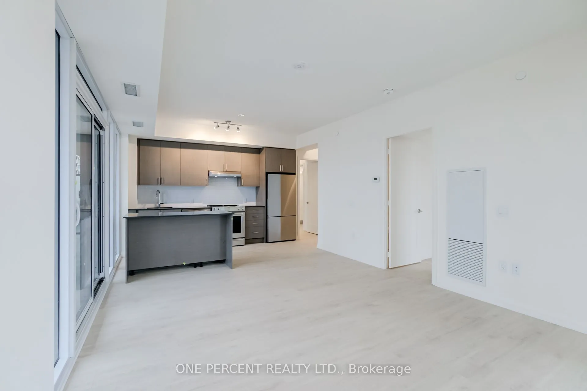 8960 Jane Street, #1910