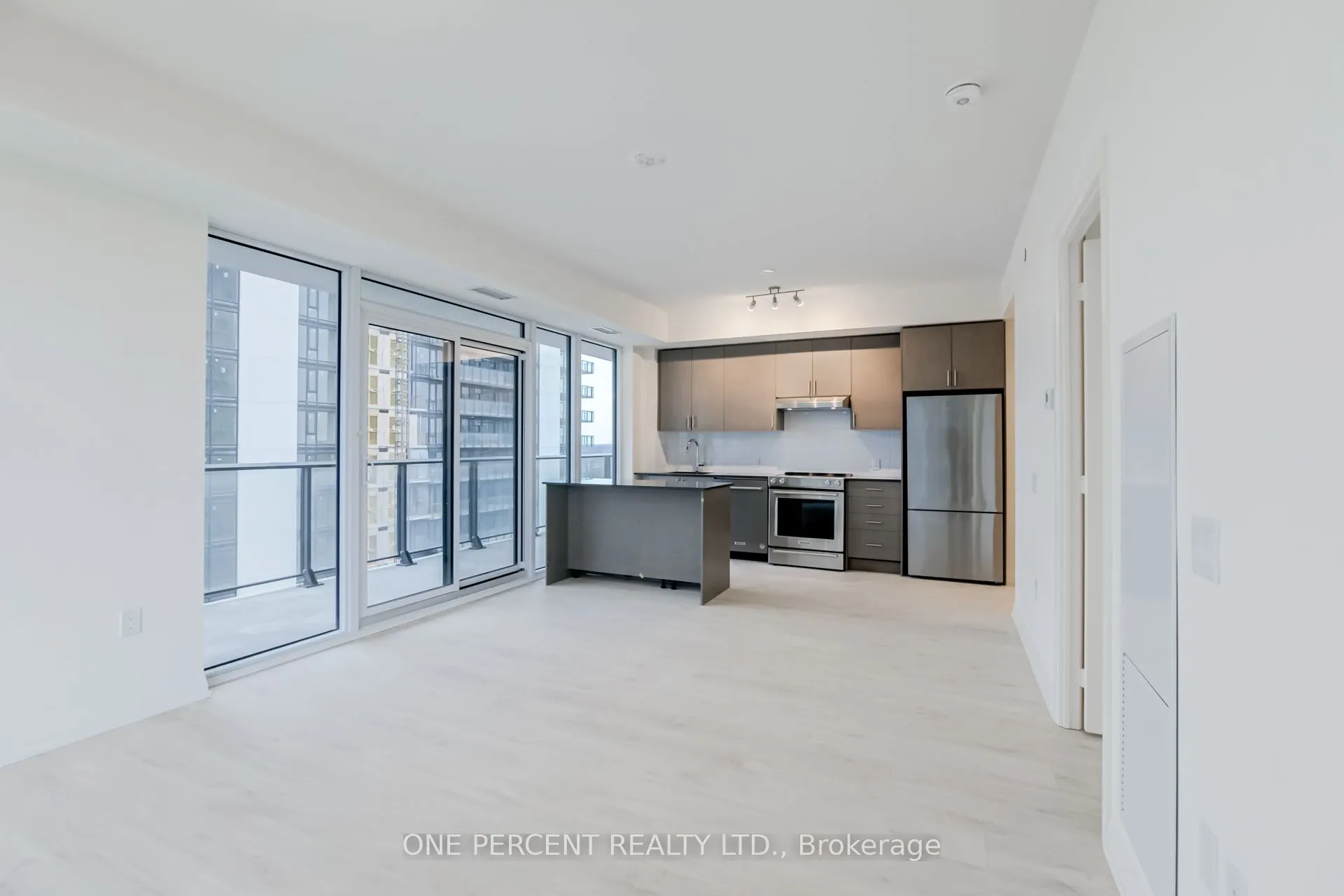 8960 Jane Street, #1910