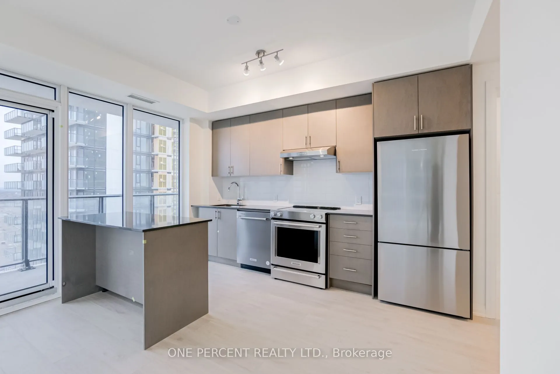 8960 Jane Street, #1910