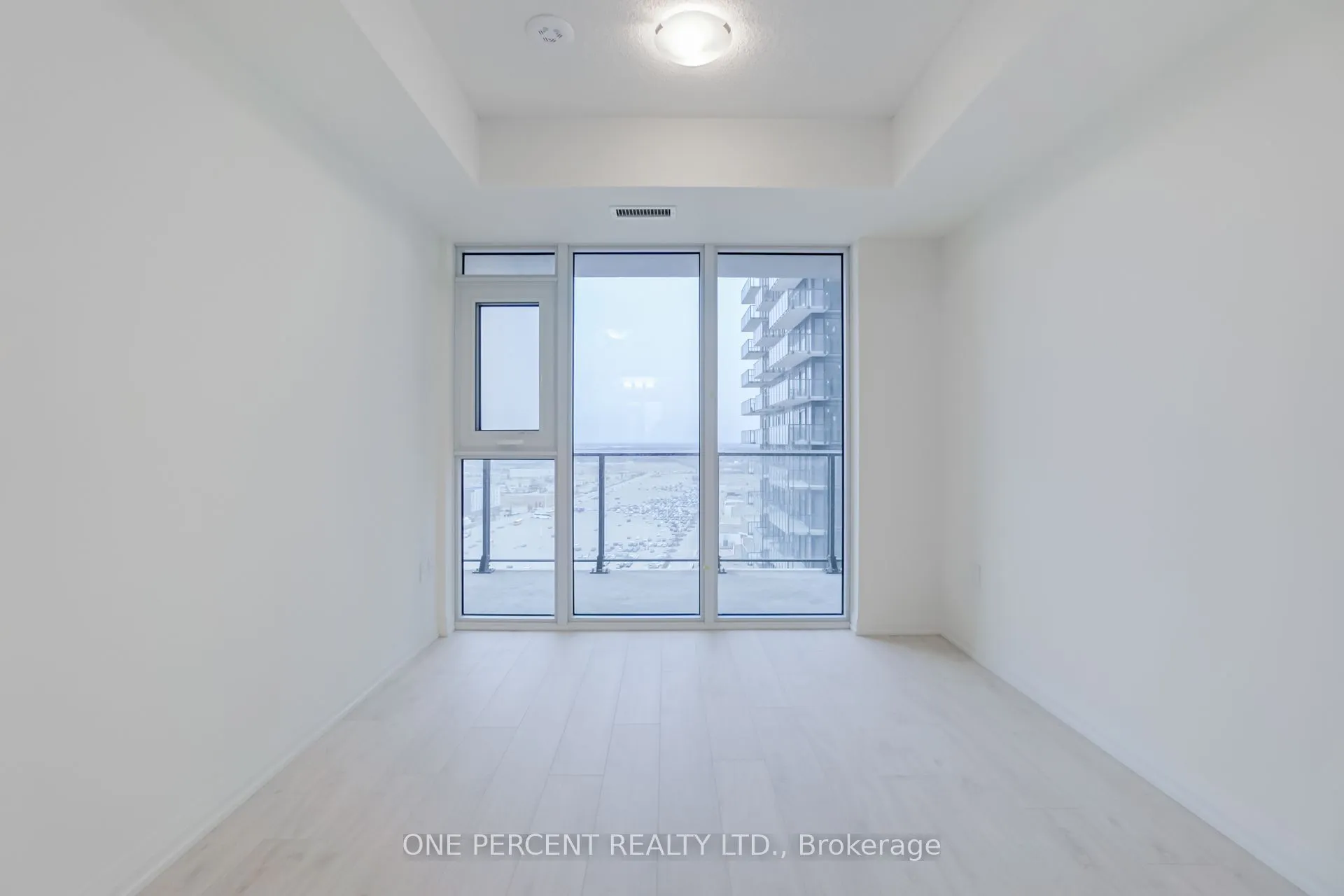 8960 Jane Street, #1910