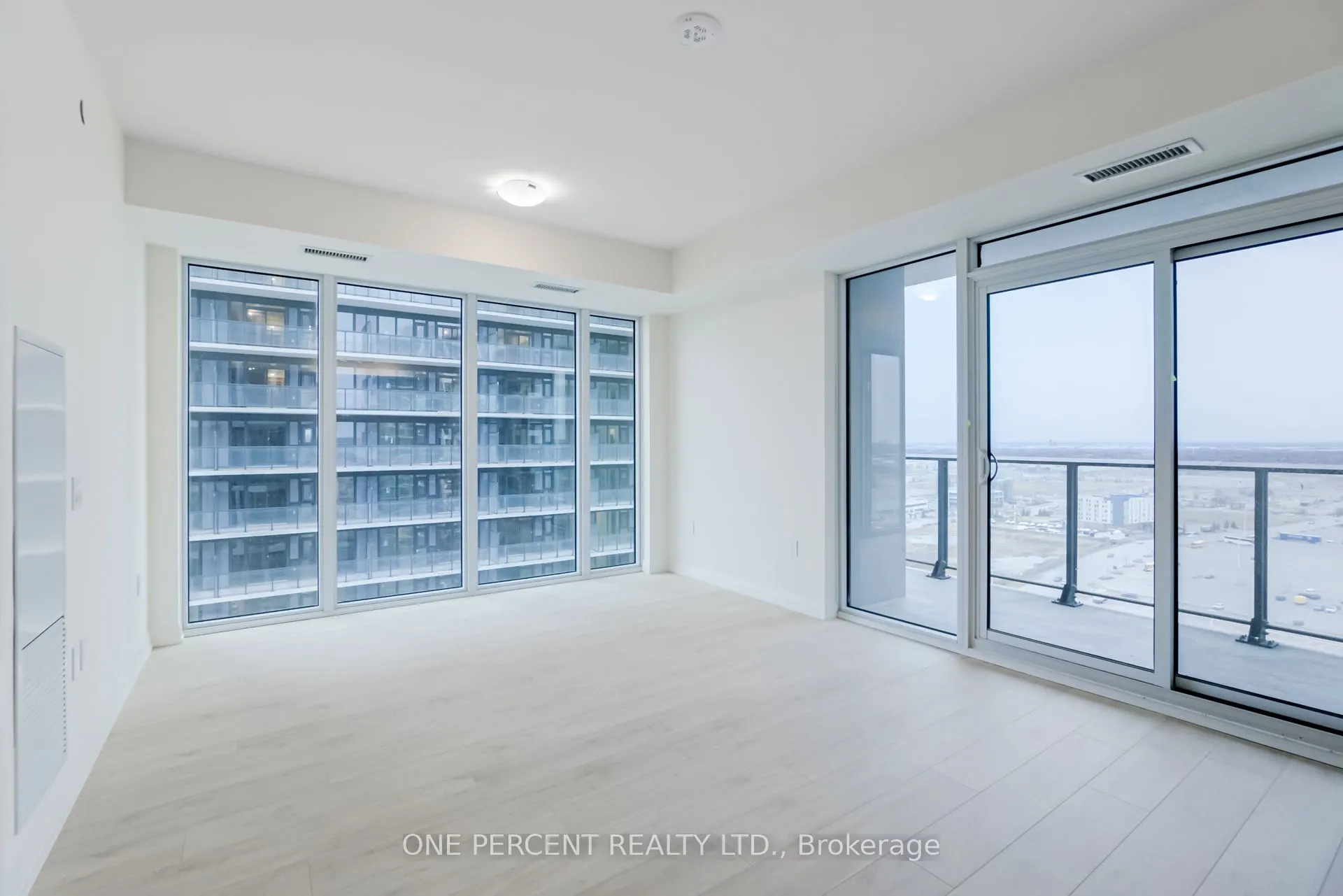 8960 Jane Street, #1910
