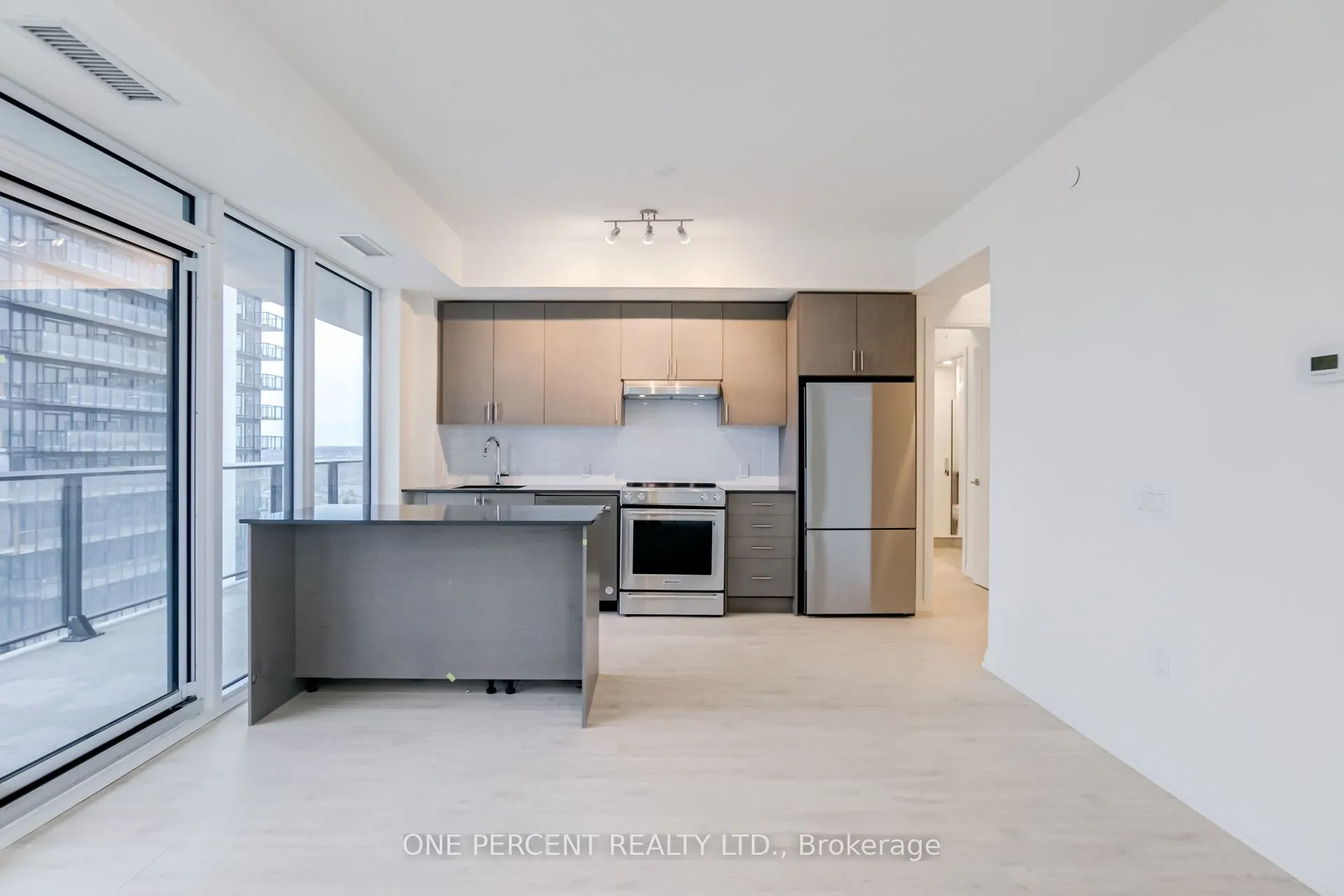 8960 Jane Street, #1910
