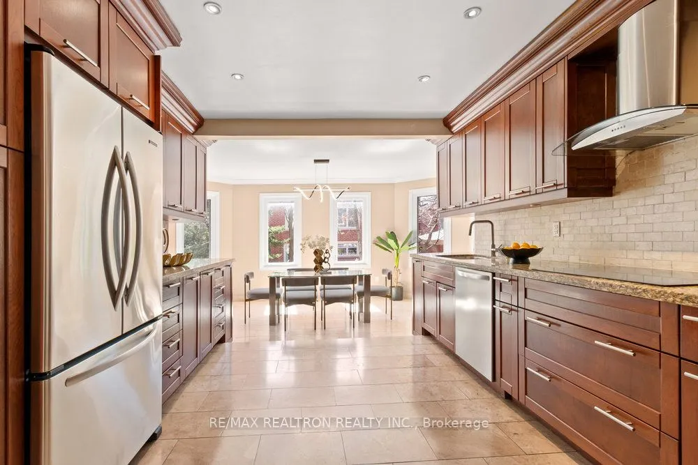 27 Ellsworth Avenue