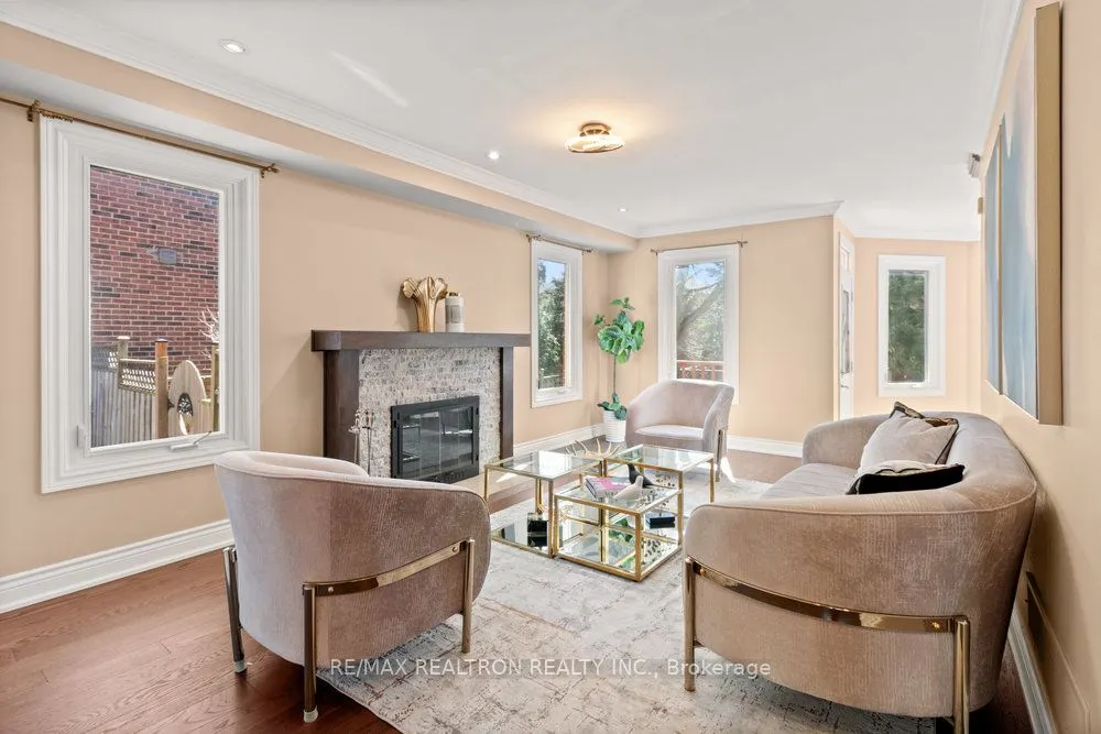 27 Ellsworth Avenue