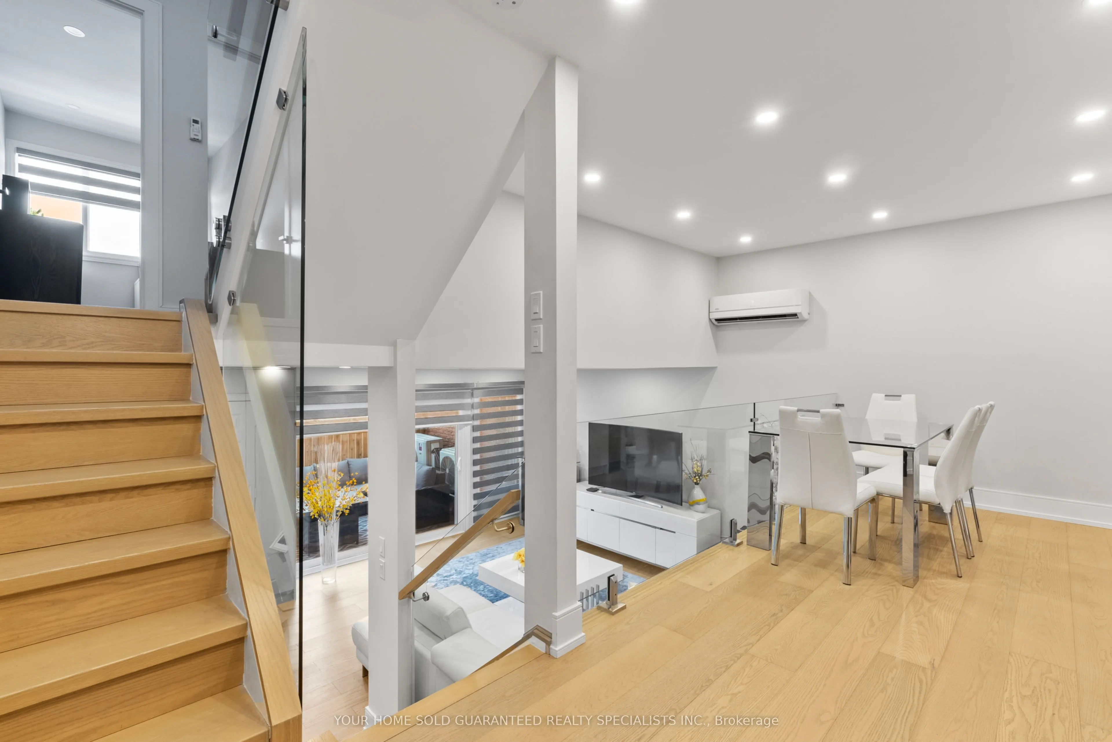 146 MILESTONE Crescent E, #52