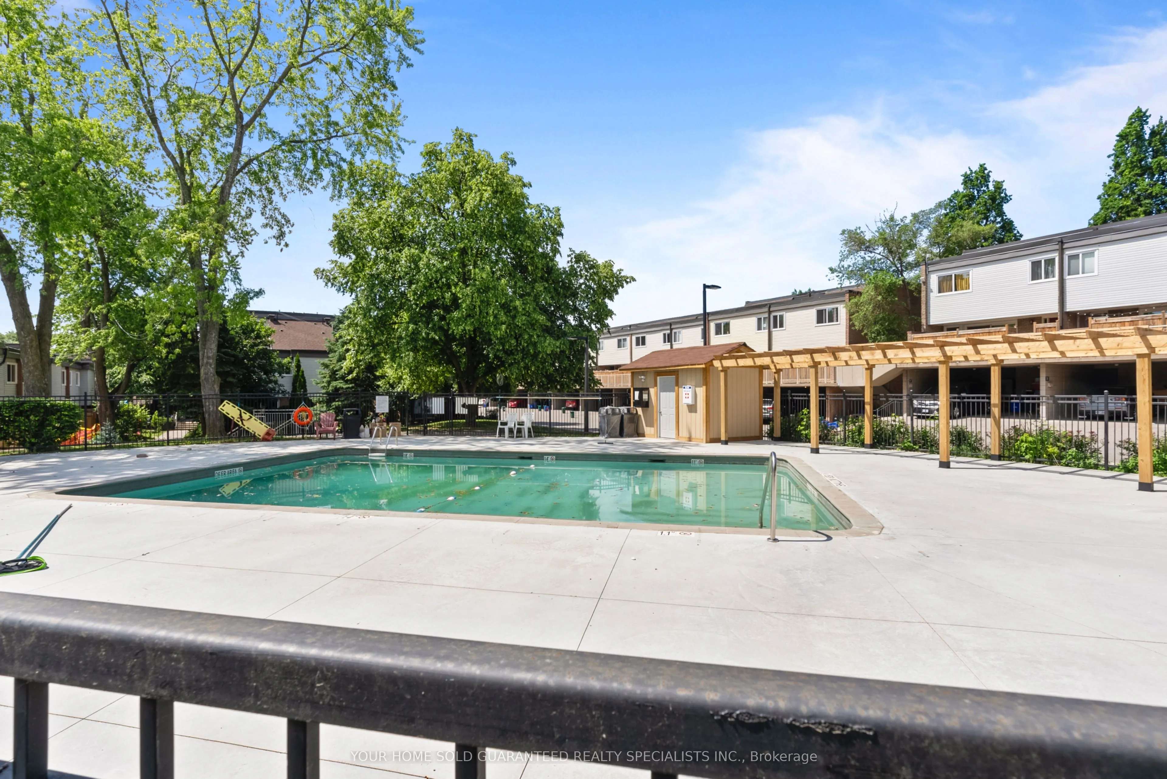 146 MILESTONE Crescent E, #52