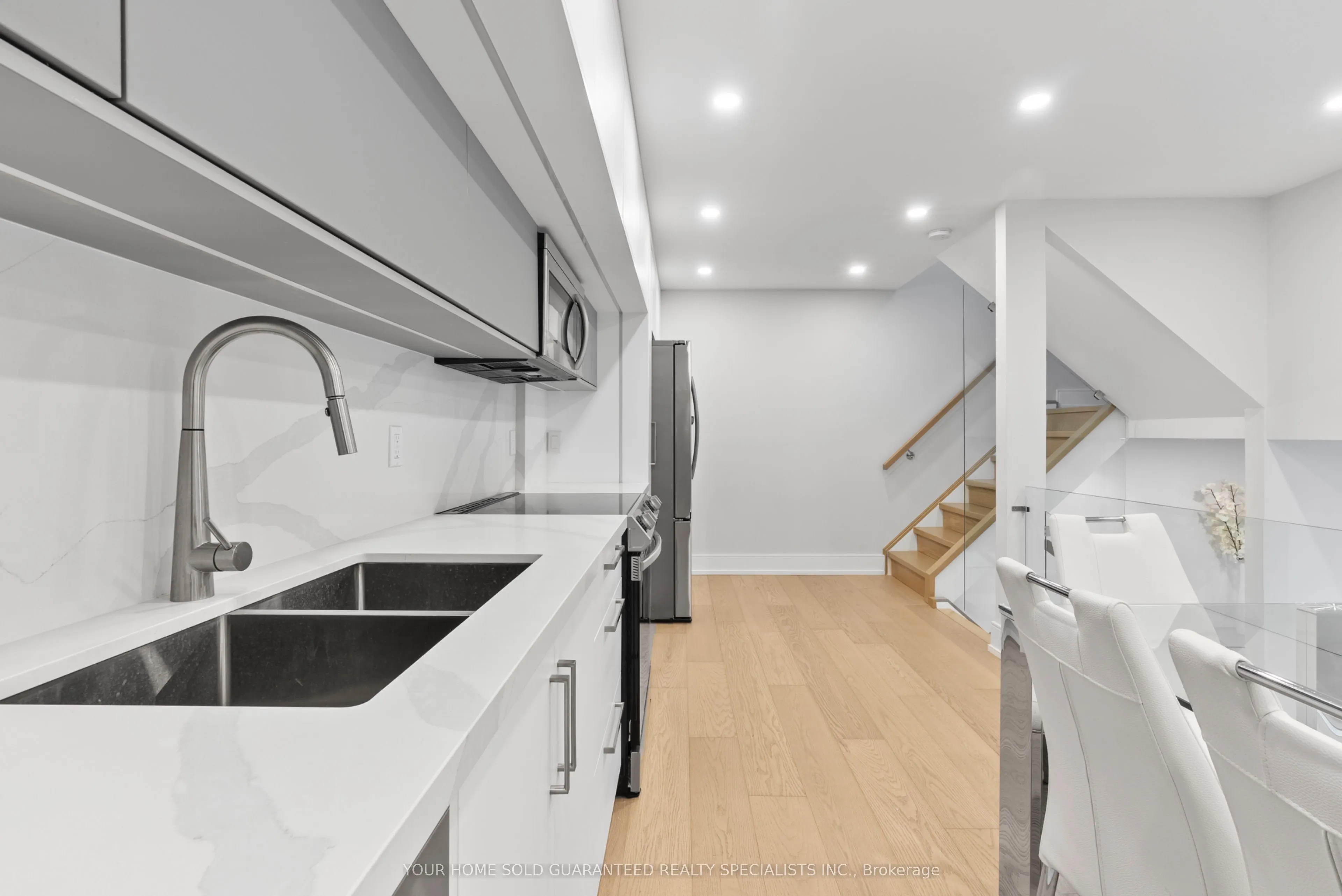 146 MILESTONE Crescent E, #52
