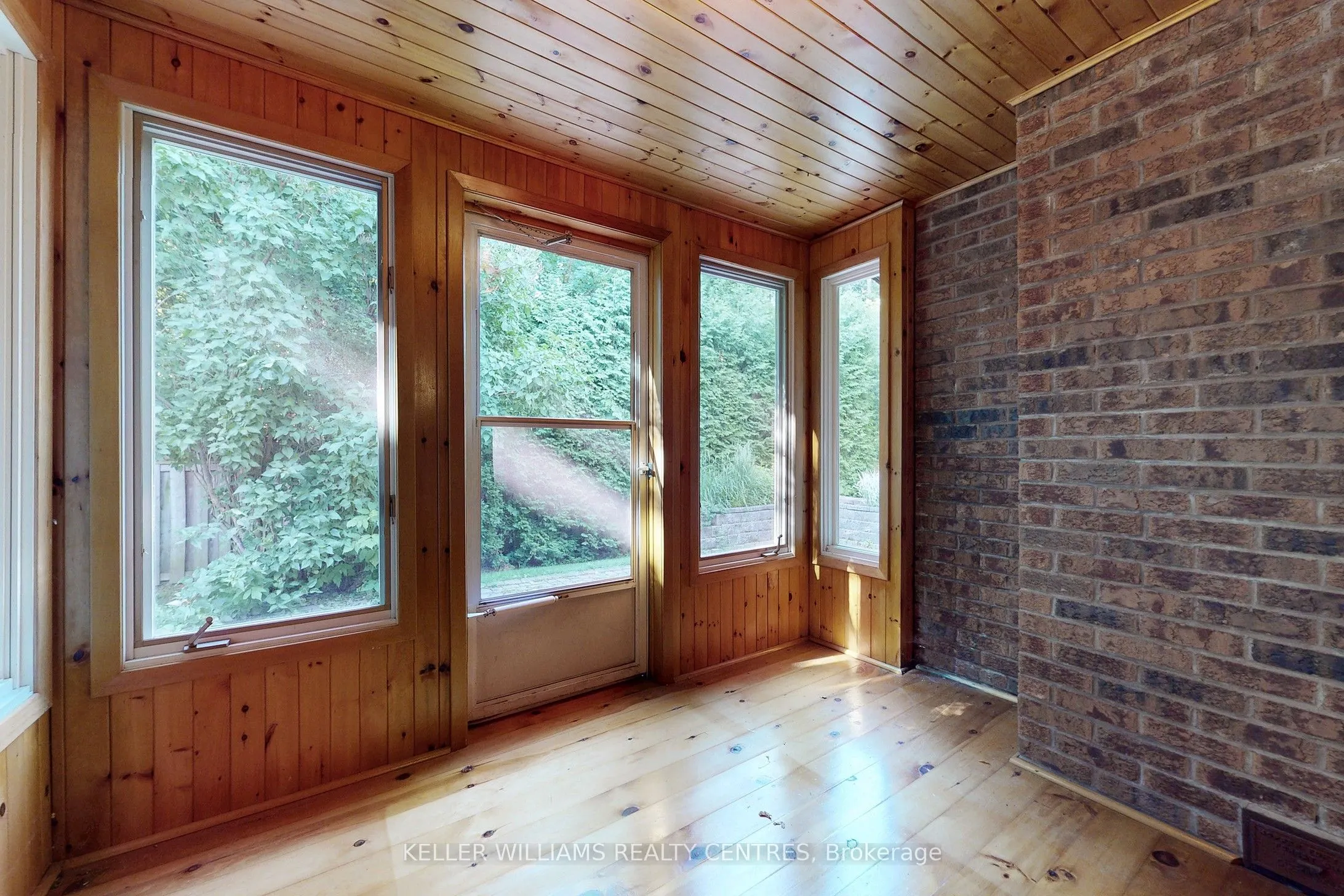27 Hawthorne Lane
