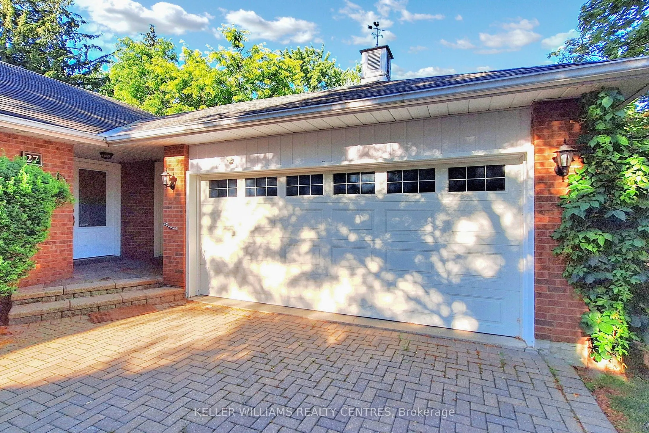 27 Hawthorne Lane
