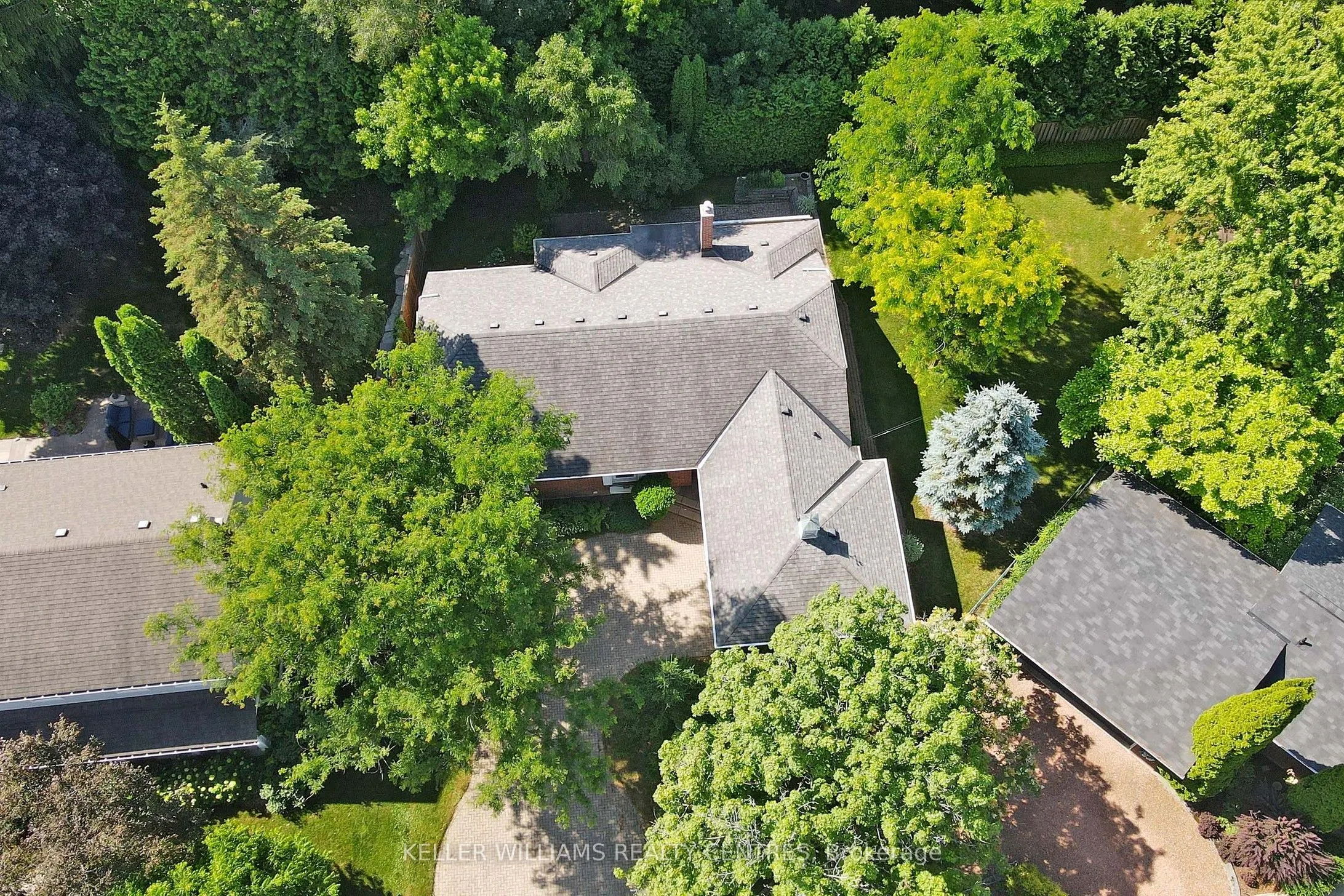 27 Hawthorne Lane