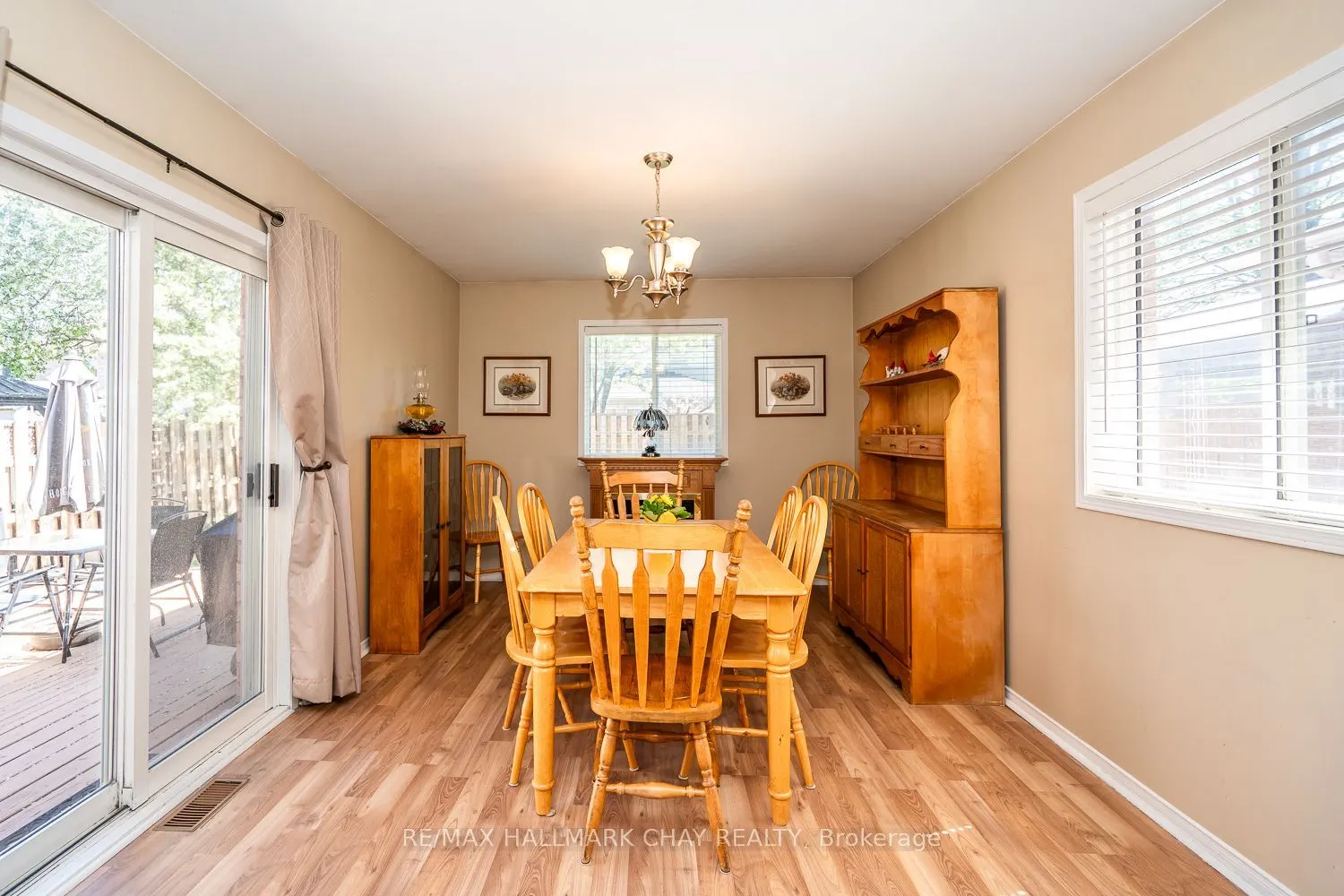 17 Henderson Crescent
