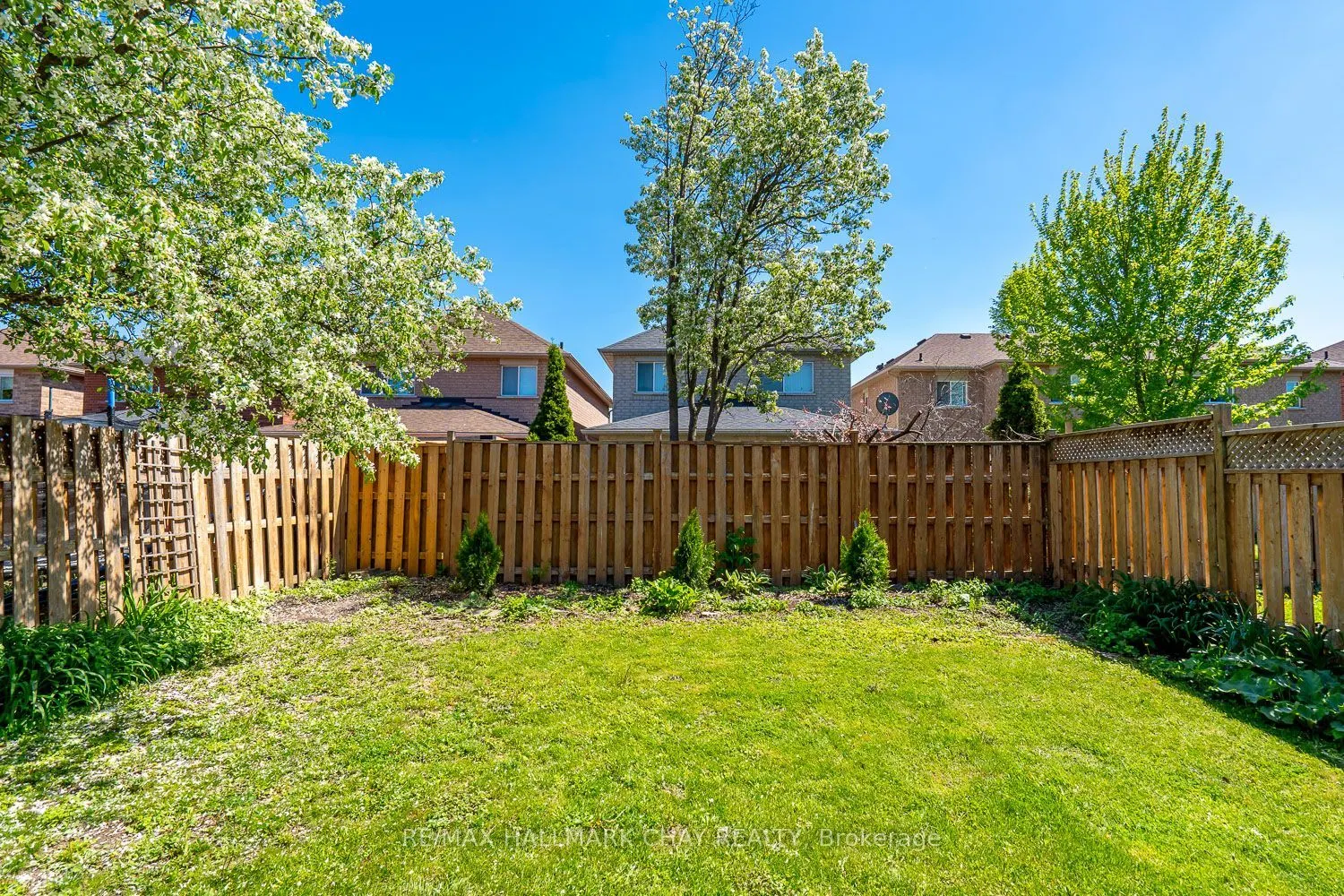 17 Henderson Crescent