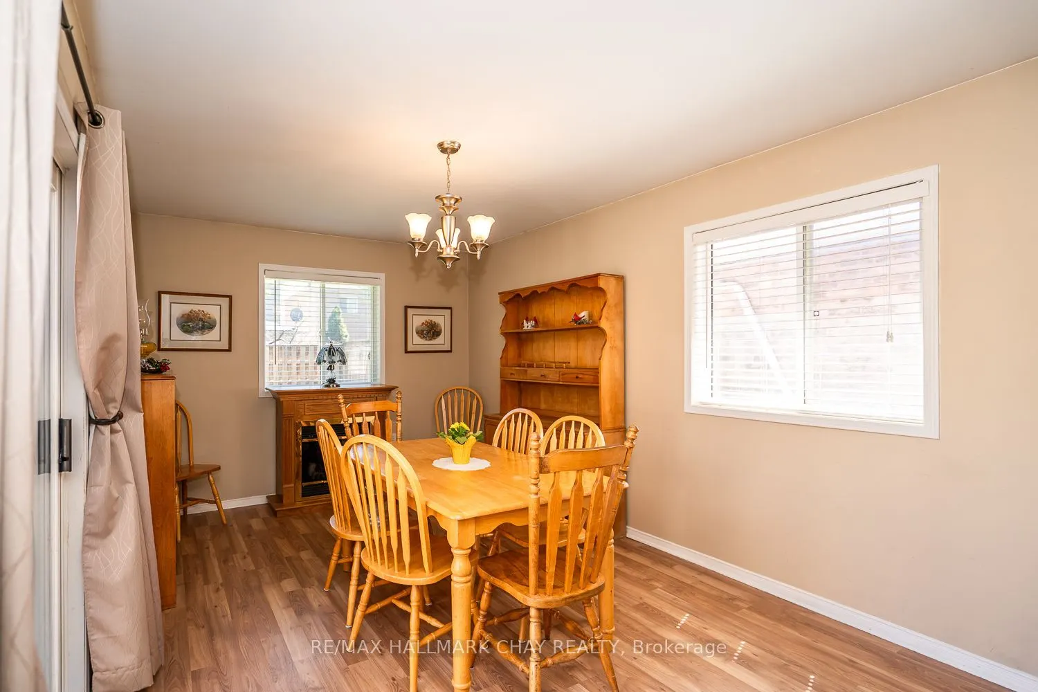 17 Henderson Crescent