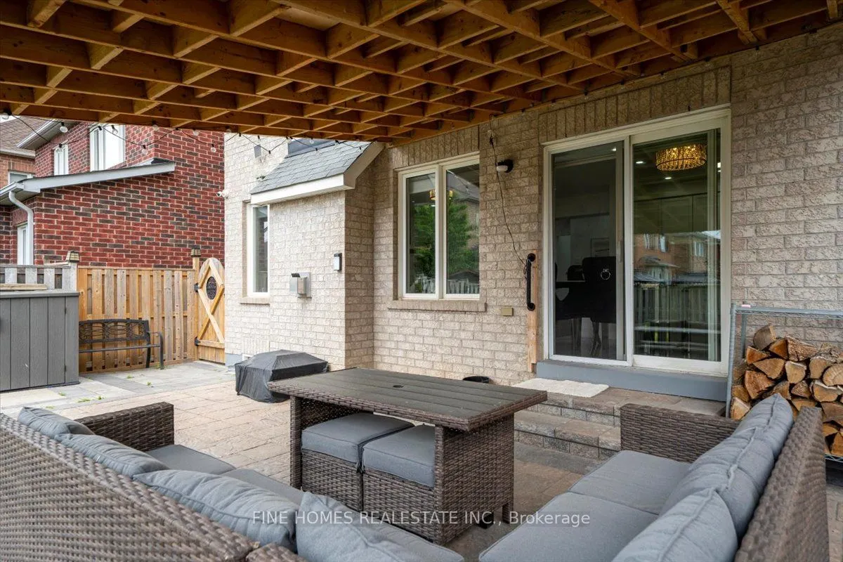 115 Meadowhawk Trail