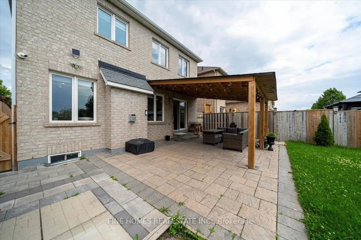 115 Meadowhawk Trail