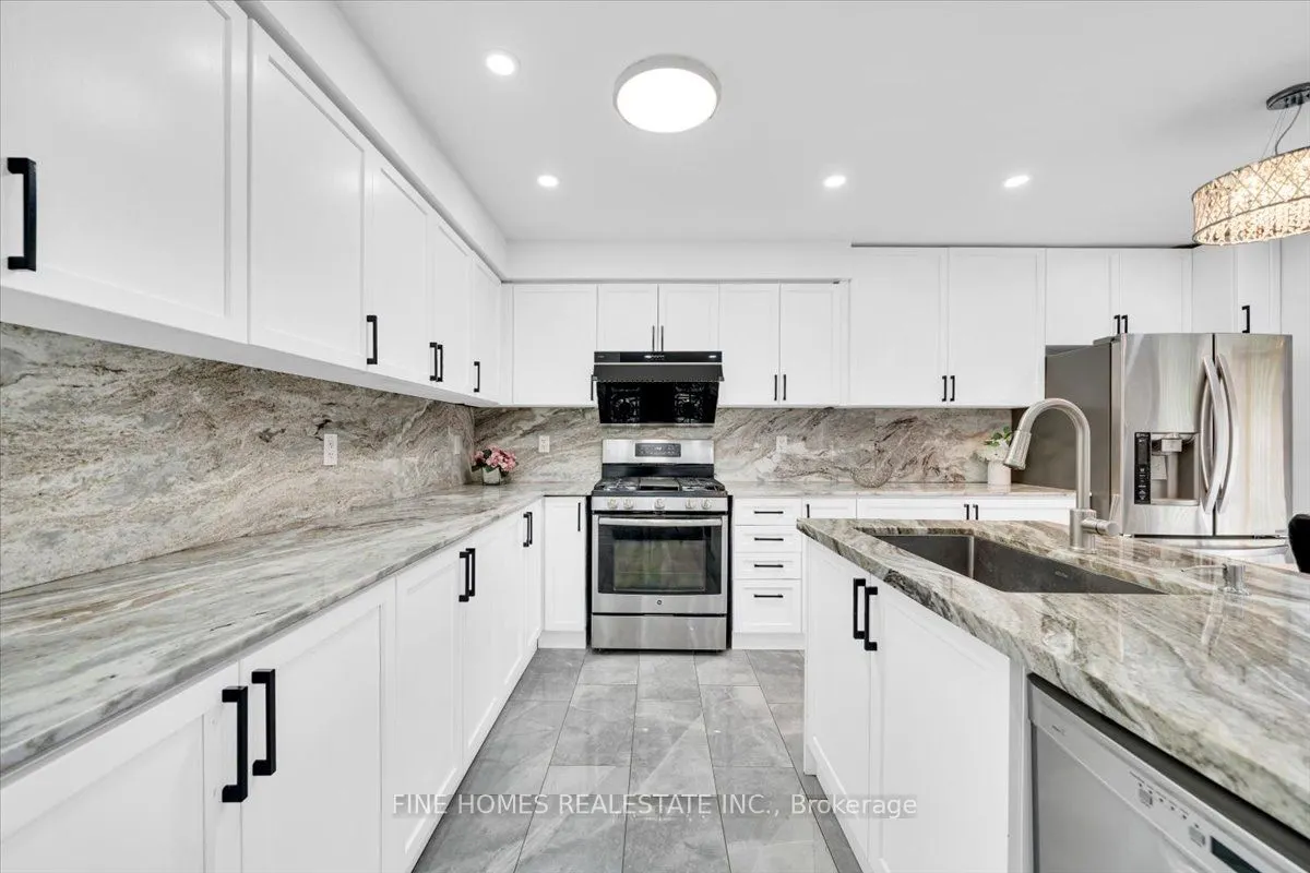 115 Meadowhawk Trail