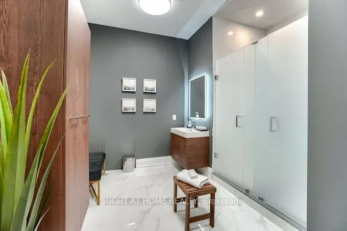 2050 Steeles Avenue W, #1