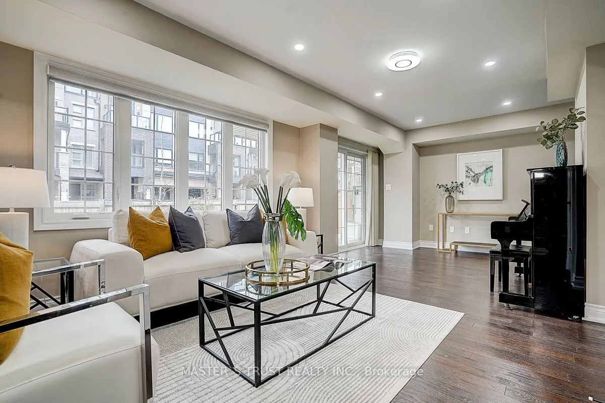 10 Creekvalley Lane