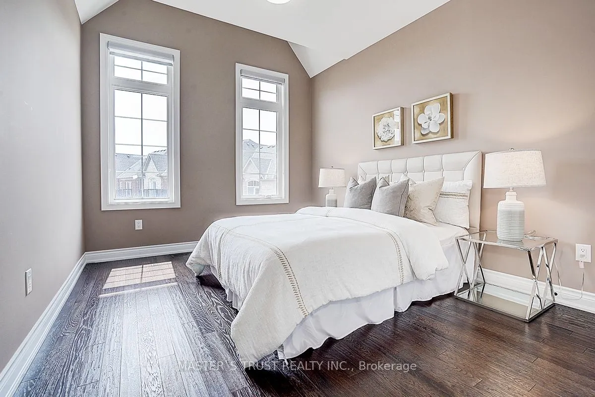 10 Creekvalley Lane