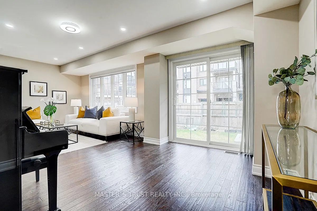 10 Creekvalley Lane