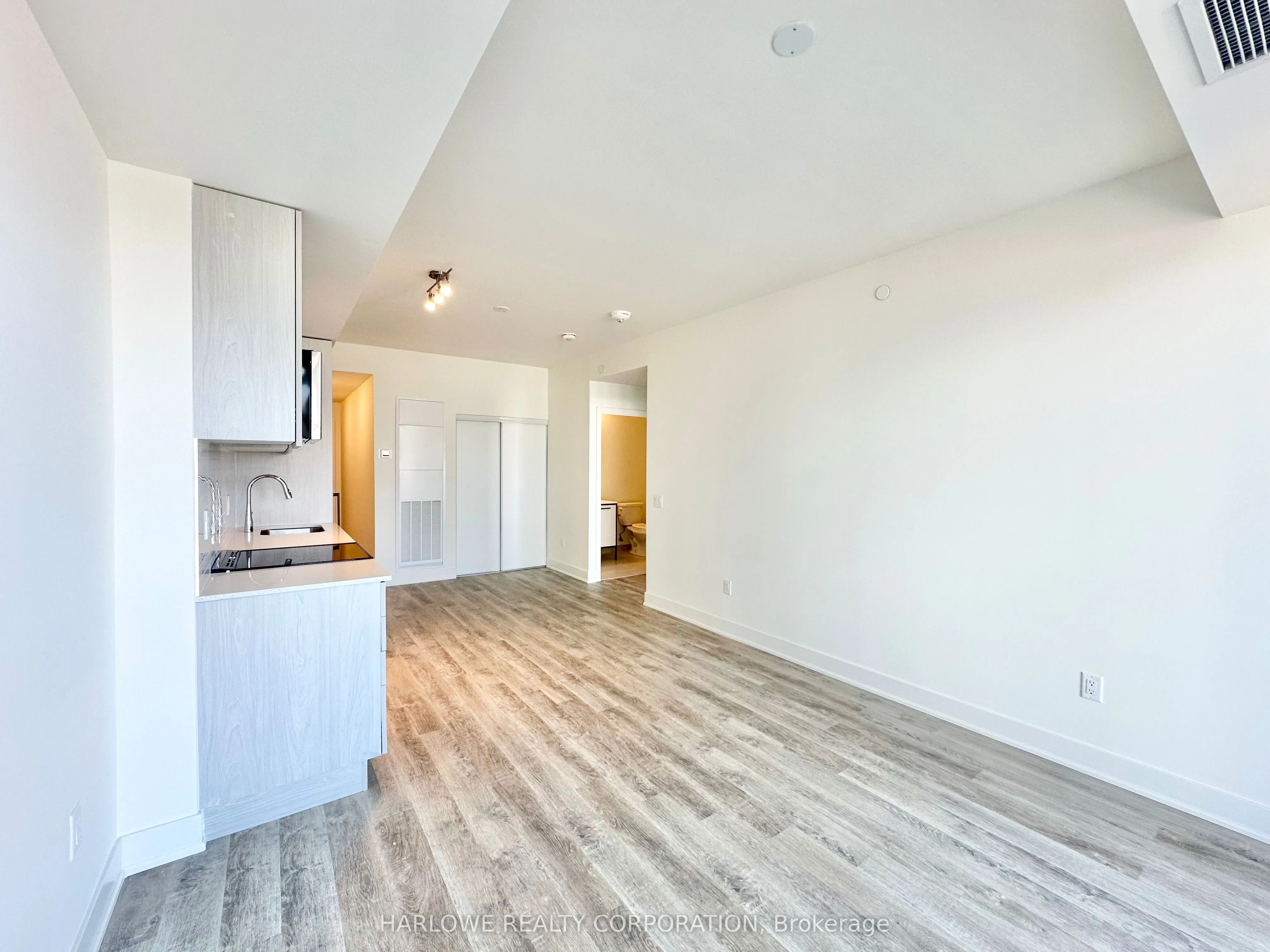 185 Deerfield Road, #711