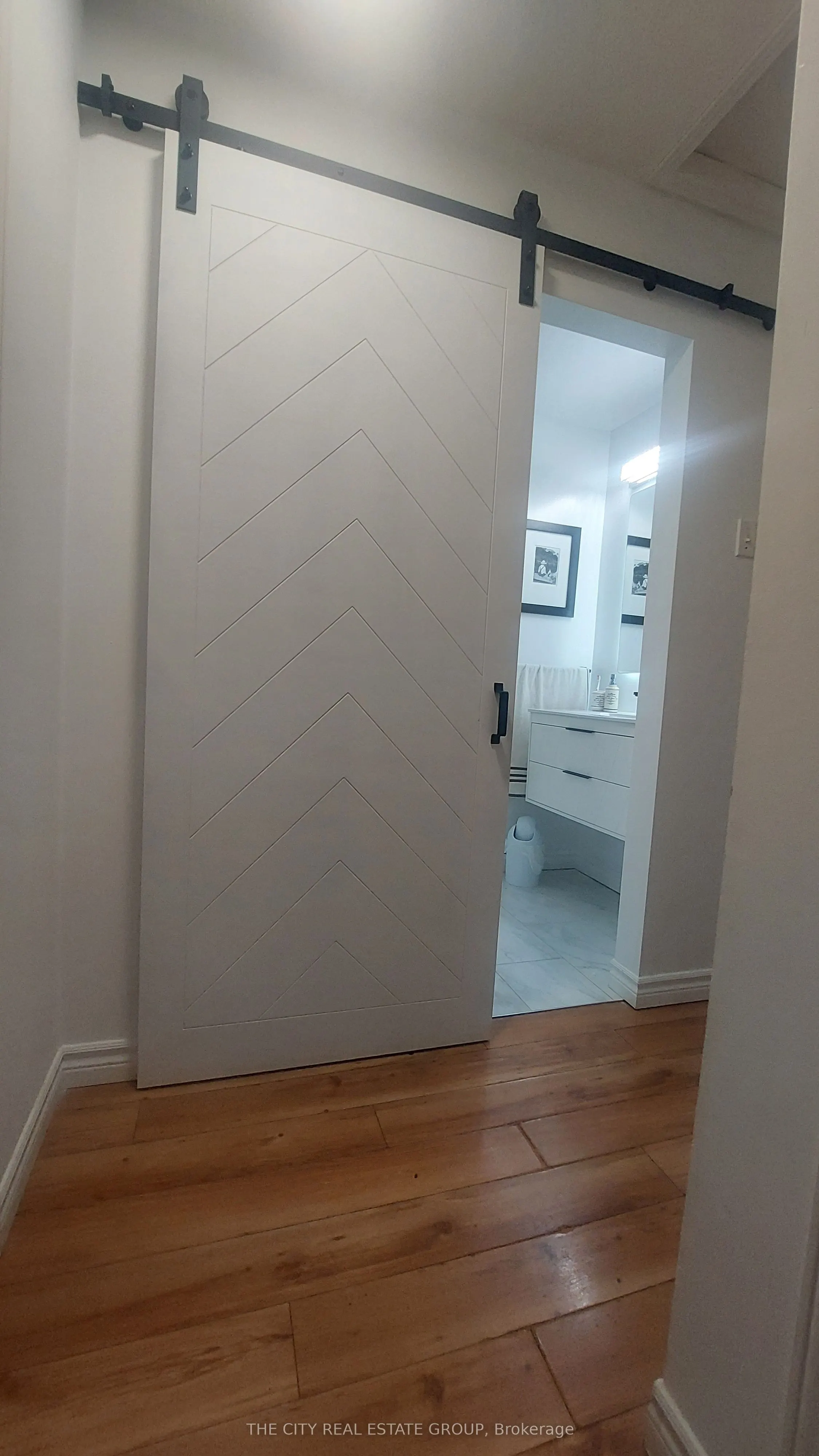 22 Pineway Avenue, #Main Floor
